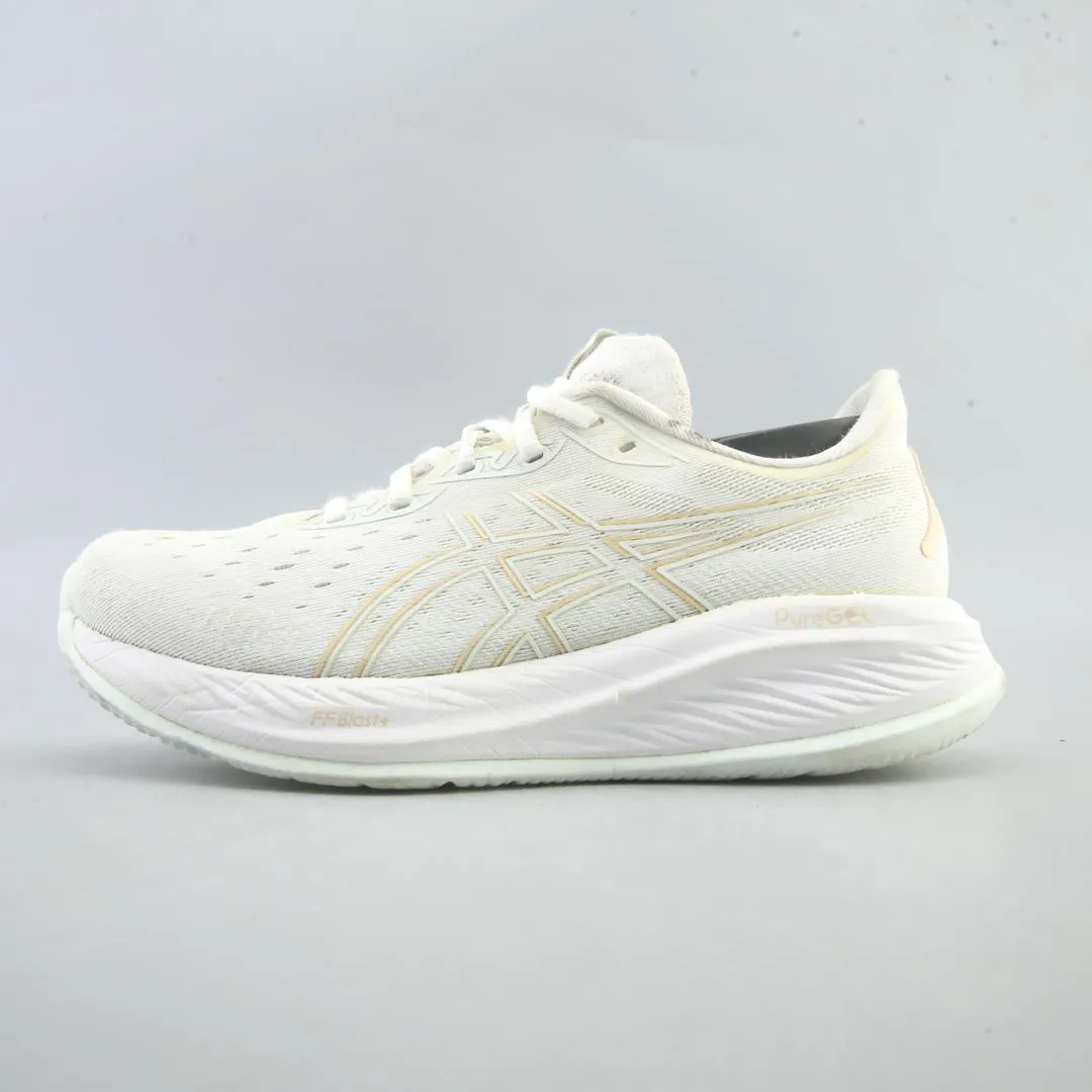 ASICS GEL CUMULUS 26 Wardrobe Base Foot Glow