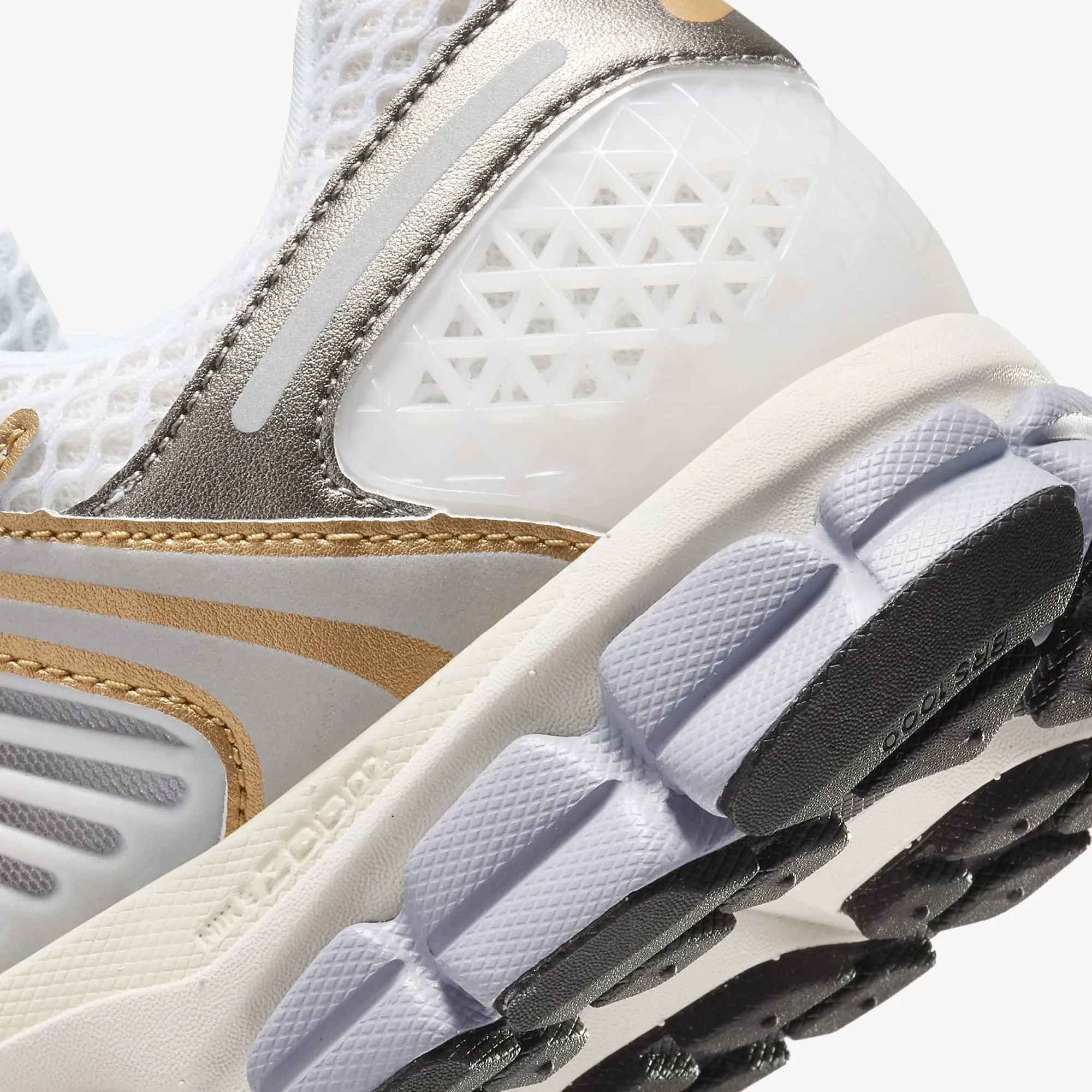 Swift Path Leather Upper NIKE | ZOOM VOMERO 5 { PLATINUM TINT/WHITE-MTLC PEWTER