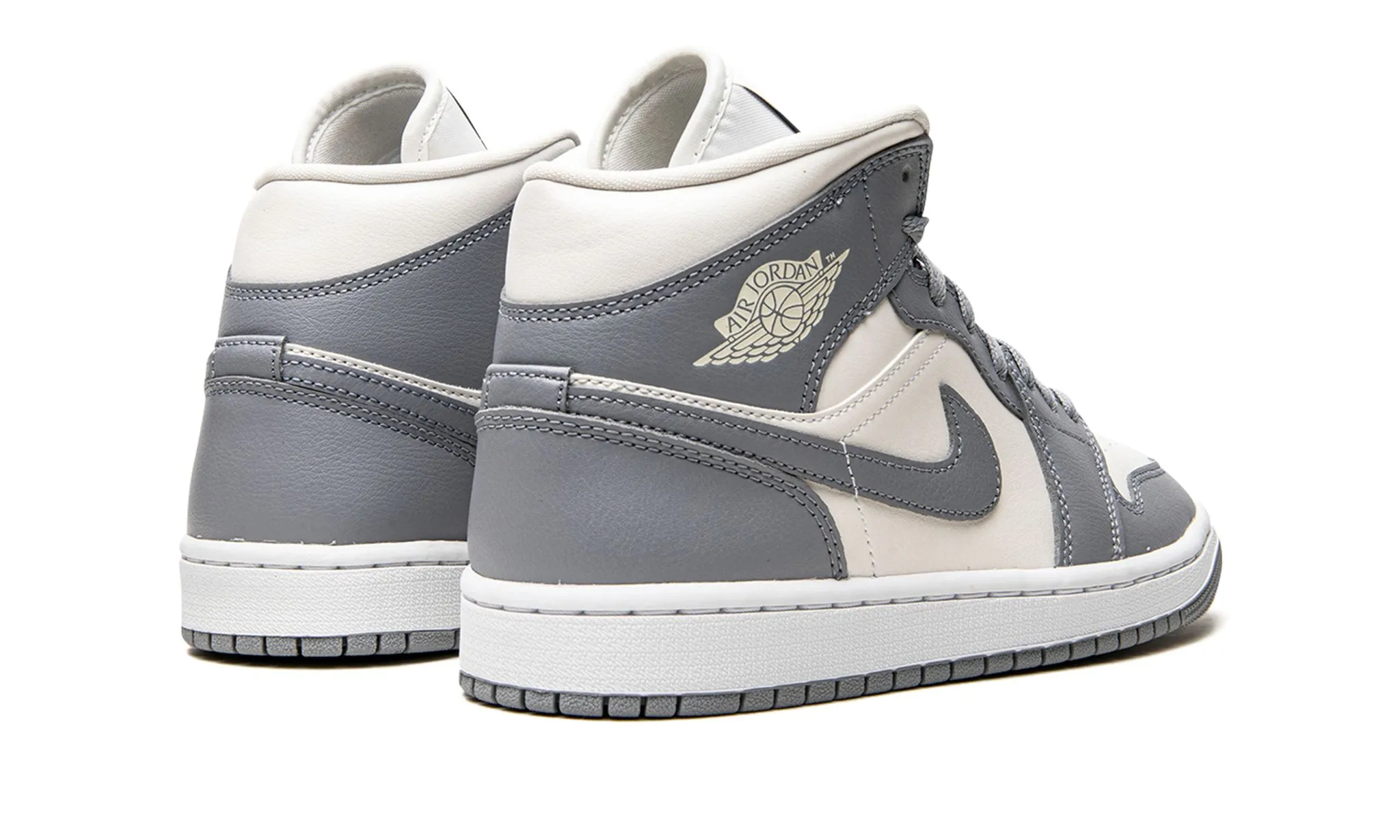 Flexible Design Wmns Air Jordan 1 Mid 'Stealth'