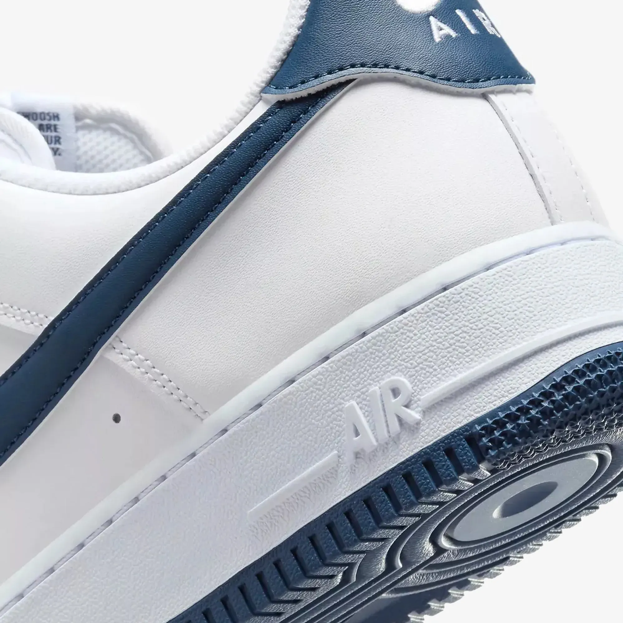 Dust Guard NIKE | AIR FORCE 1 '07 { WHITE/MIDNIGHT NAVY-WHITE