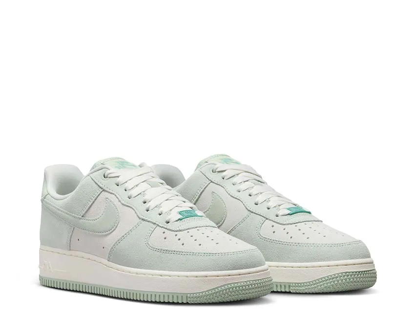 Nike Air Force 1 '07 SE W "Spruce Aura" Light   weight   design
