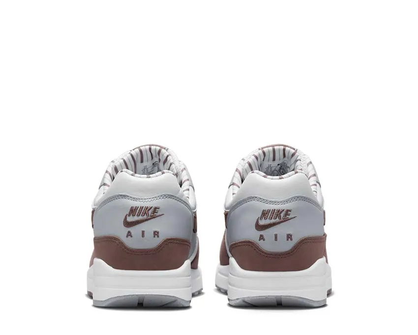 Fresh Steps Nike Air Max 1 PRM
