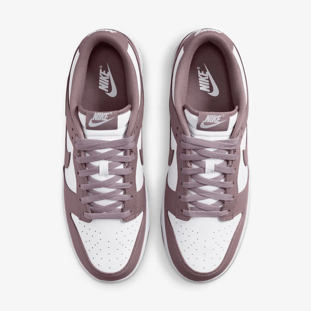 NIKE | DUNK LOW RETRO { WHITE/WHITE/TAUPE GREY Comfort Walk