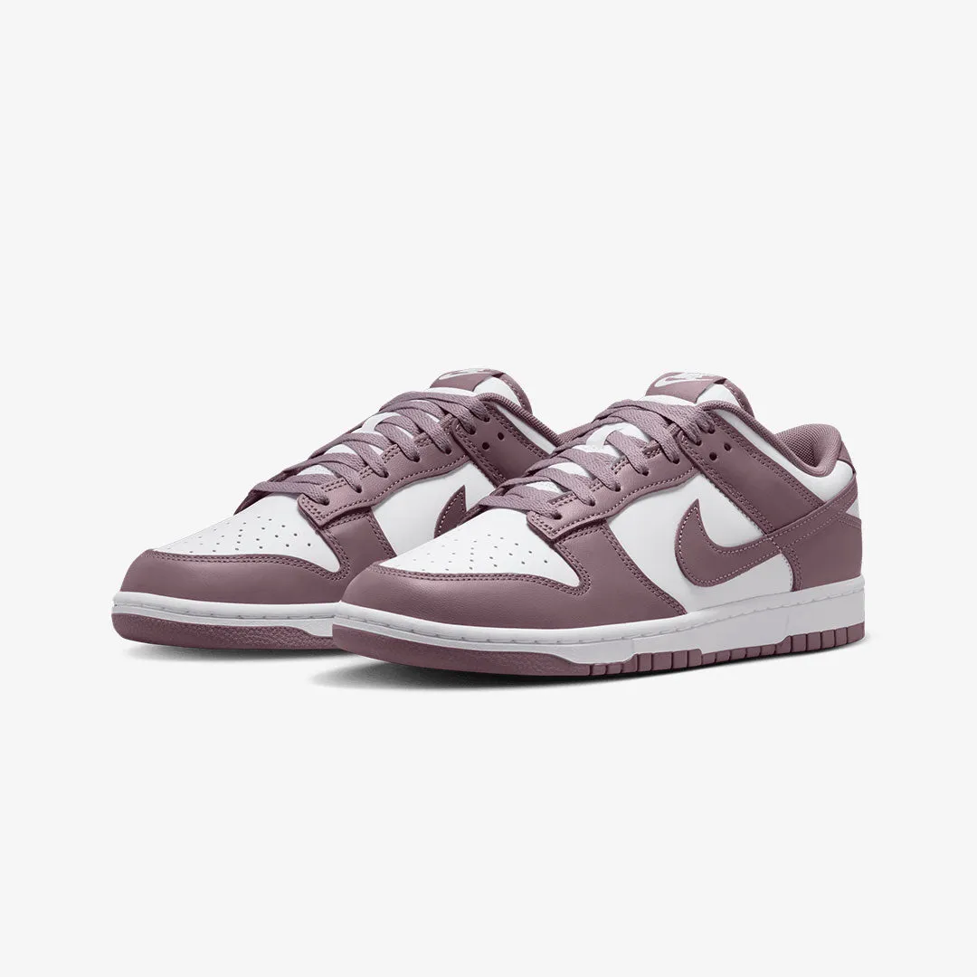 NIKE | DUNK LOW RETRO { WHITE/WHITE/TAUPE GREY Runway Glow