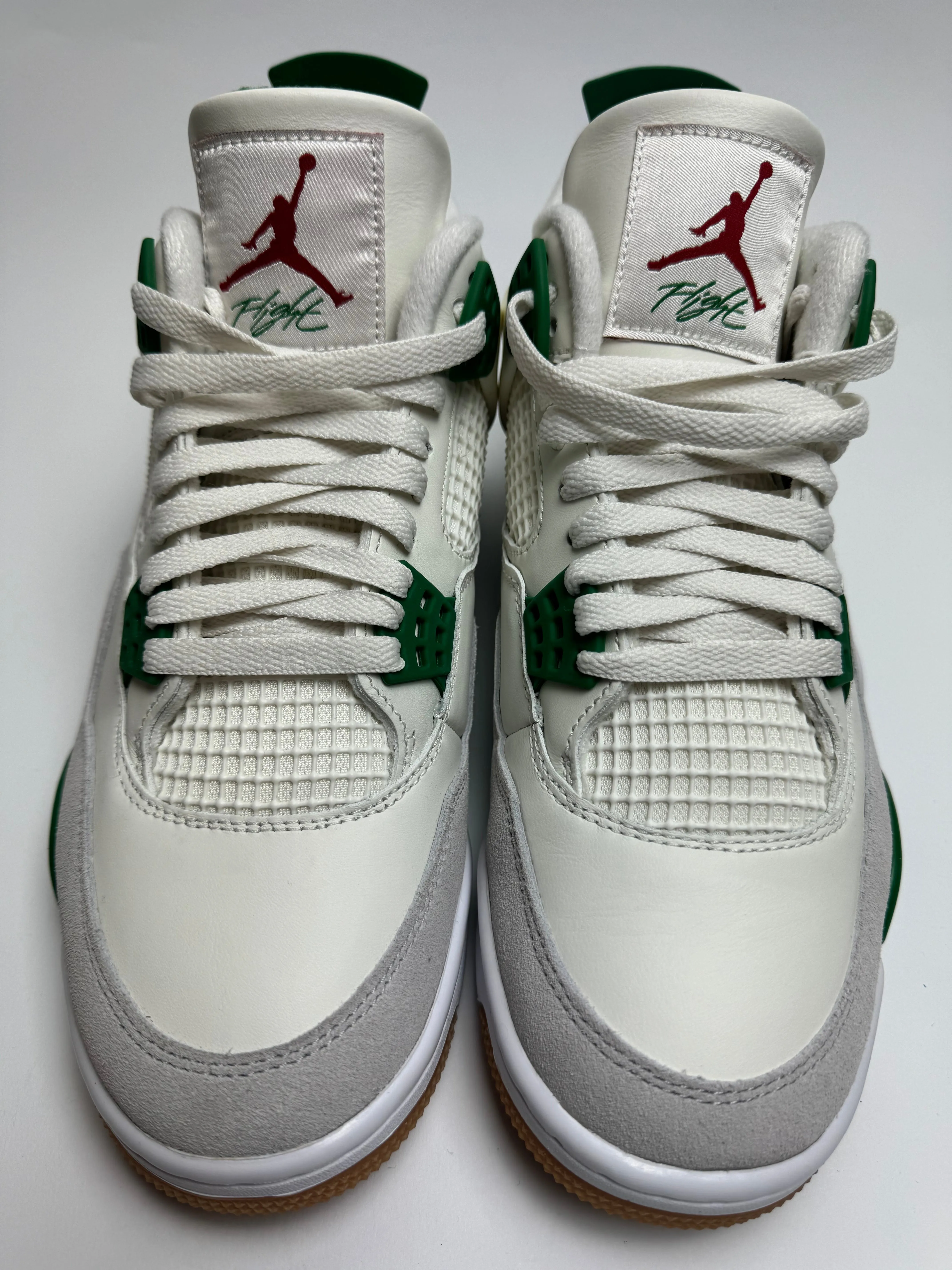 Scratch   Resistant Stylish Fit Air Jordan 4 SB "Pine Green"