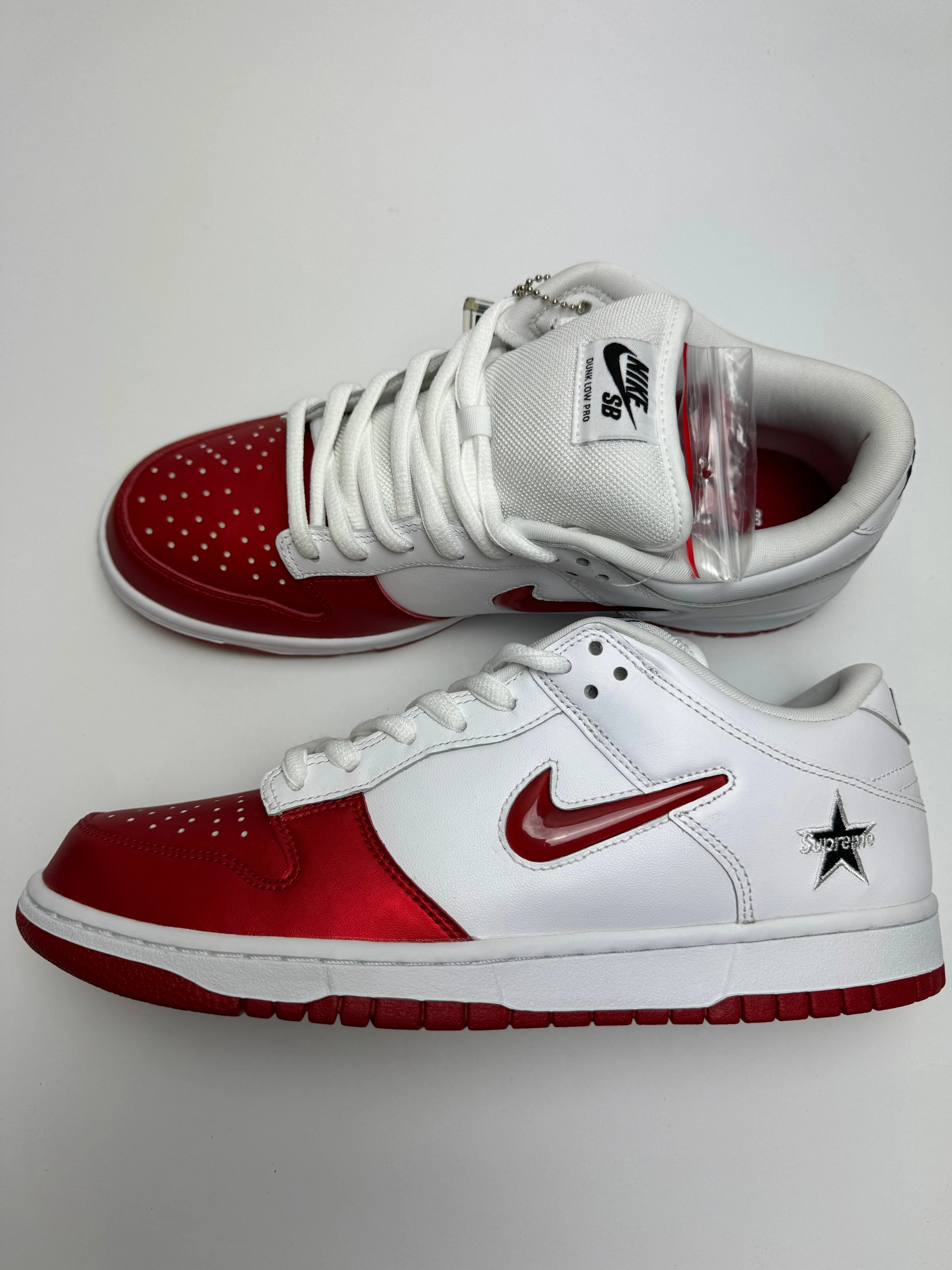 Versatile Step Flexible Comfort Nike SB Dunk Low "Supreme Jewel Swoosh Red"