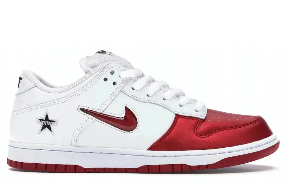 River Hike Dry Comfort Nike SB Dunk Low Supreme Jewel Swoosh Red