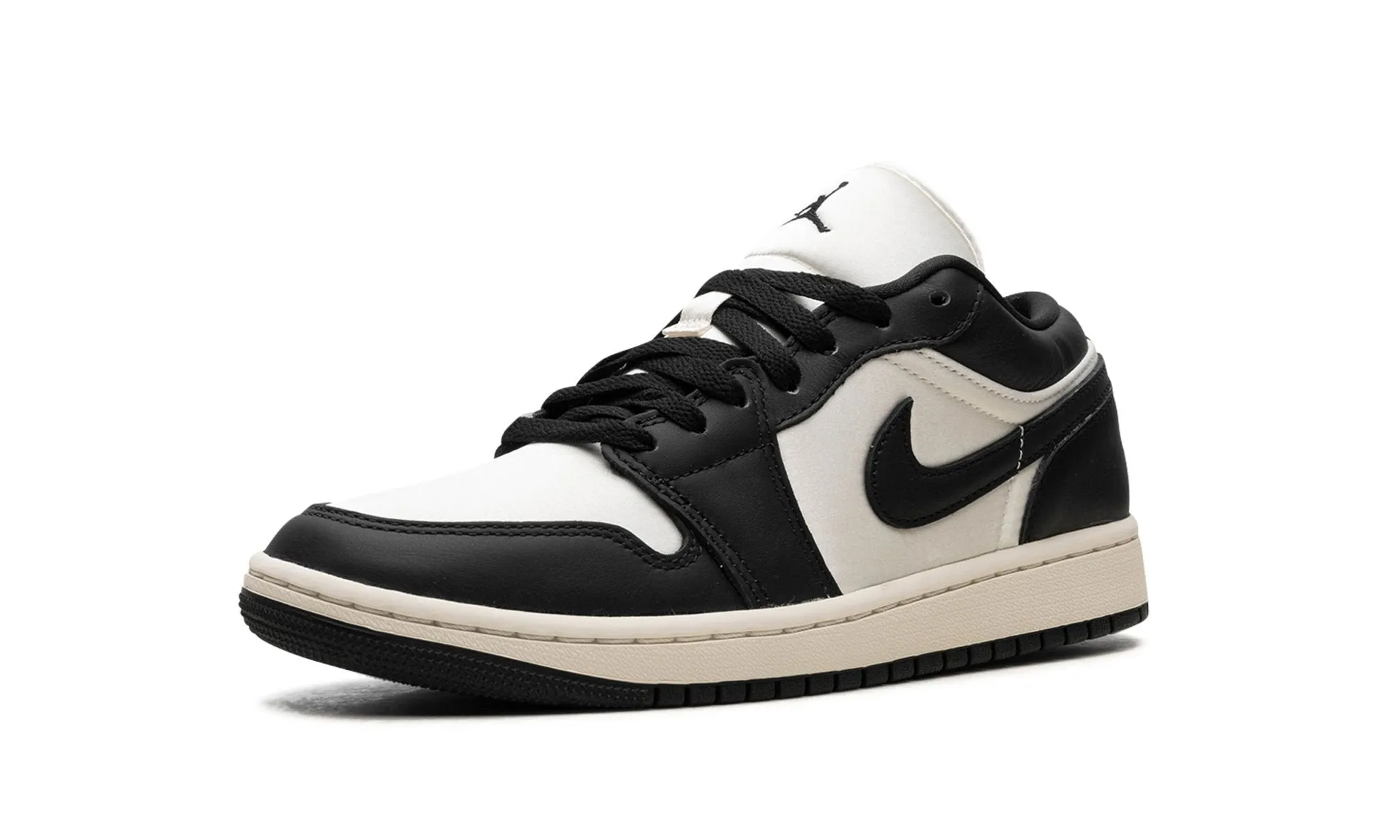 Air Jordan 1 Low Vintage Panda Action Ready