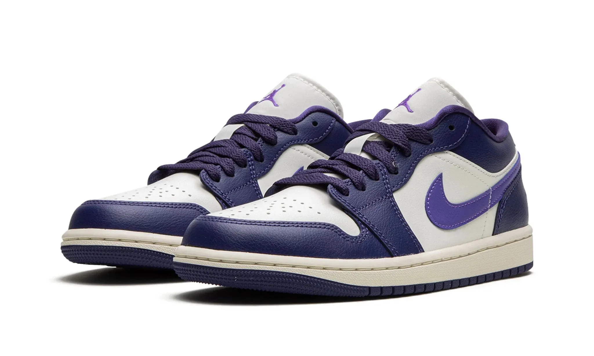 Video Look Wmns Air Jordan 1 Low Sky J Purple