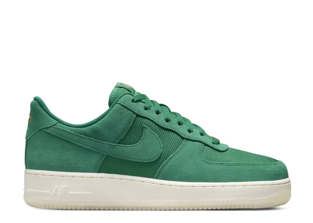 Commuter Pick Basic Form Nike Air Force 1 Low '07 LV8 Malachite Pale Ivory Metallic Gold