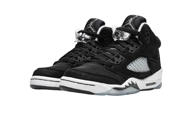 Jordan 5 Retro "Moonlight" Grade School Talk Step