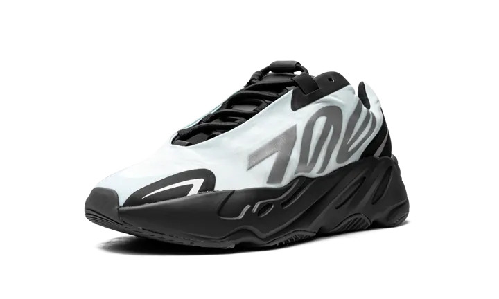 Wind Step Blossom Step Adidas Yeezy Boost 700 "MNVN Blue Tint"