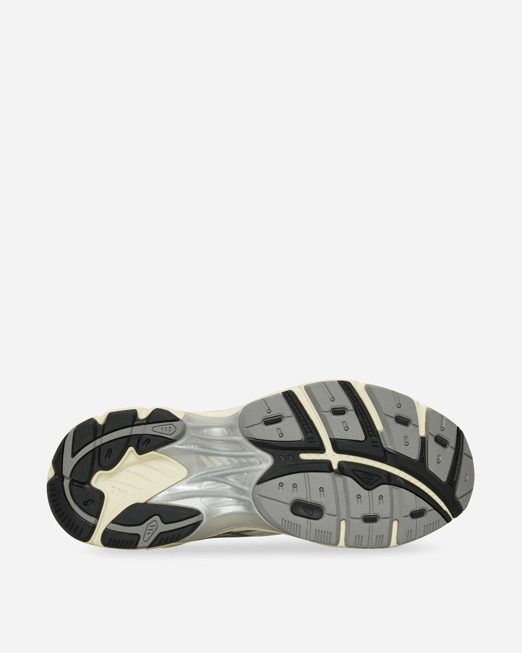GT-2160 Sneakers White / Soft Yellow Pose Ready