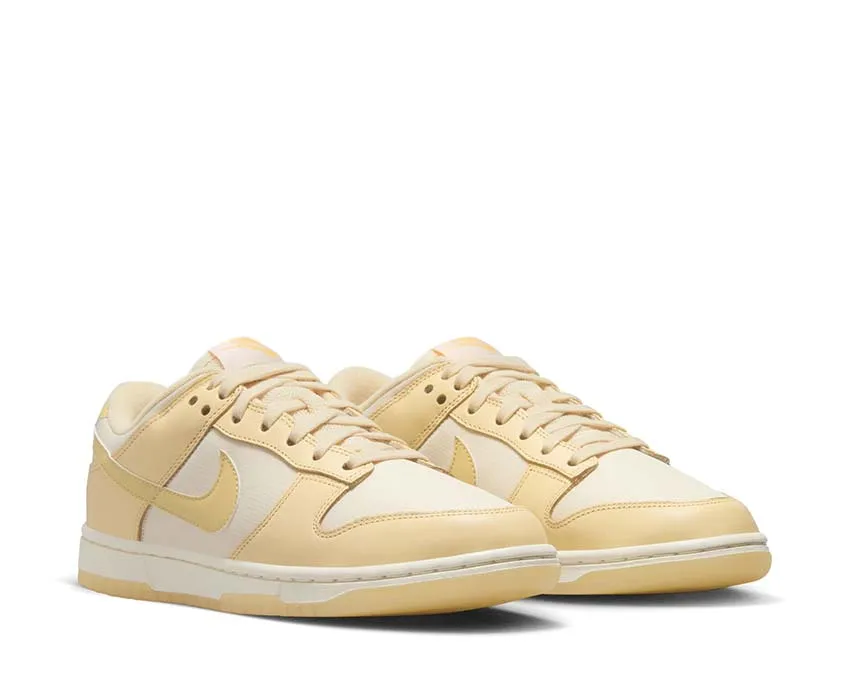 Walk Ready Nike Dunk Low W "Team Gold"