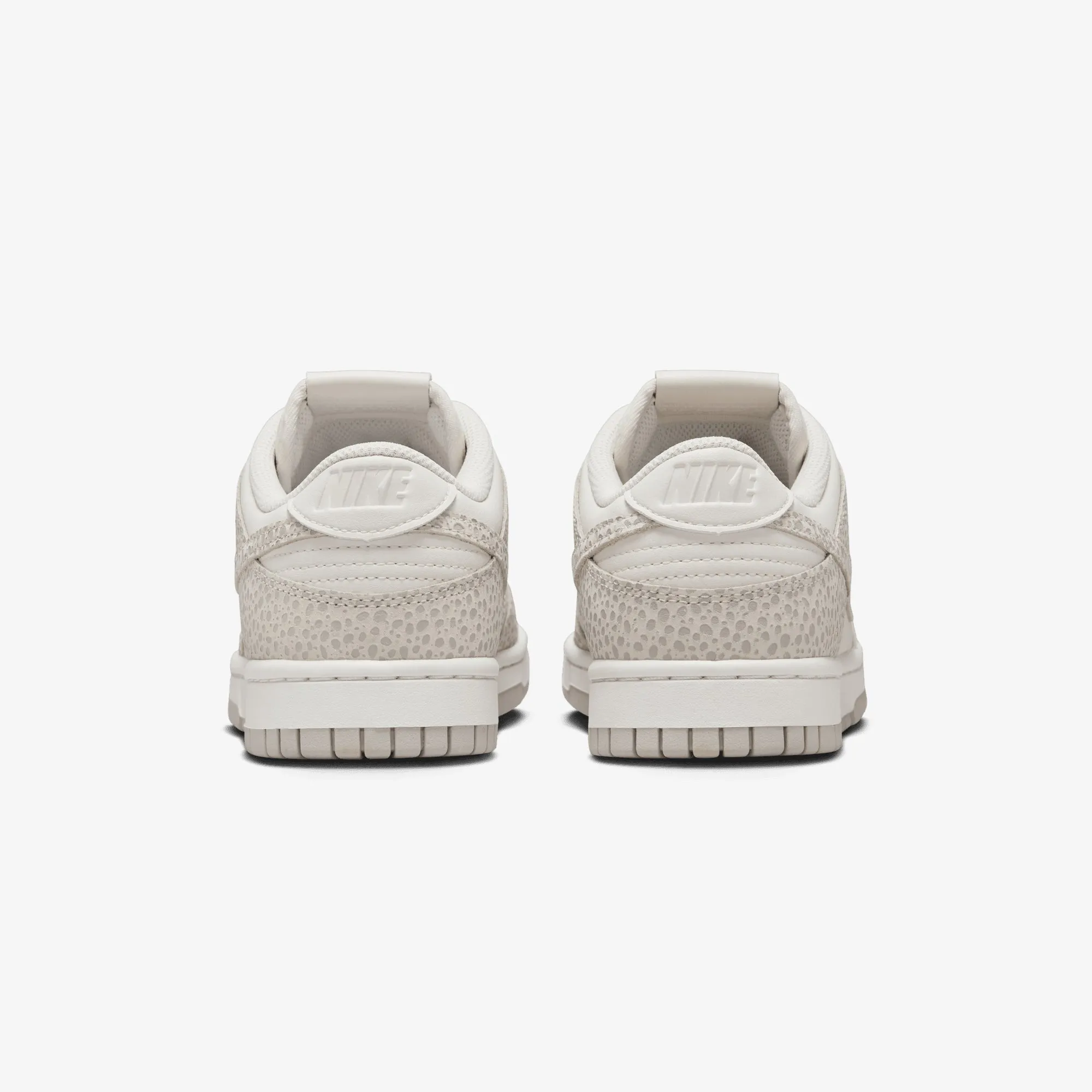 NIKE | DUNK LOW PREMIUM { PHANTOM/PHOTON DUST-LT SMOKE GREY Closet Core