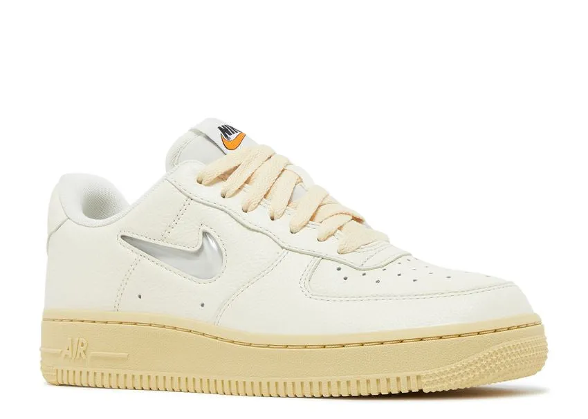 Nike Air Force 1 Low '07 LX Coconut Milk Lemon Wash Durable Build Foam Support