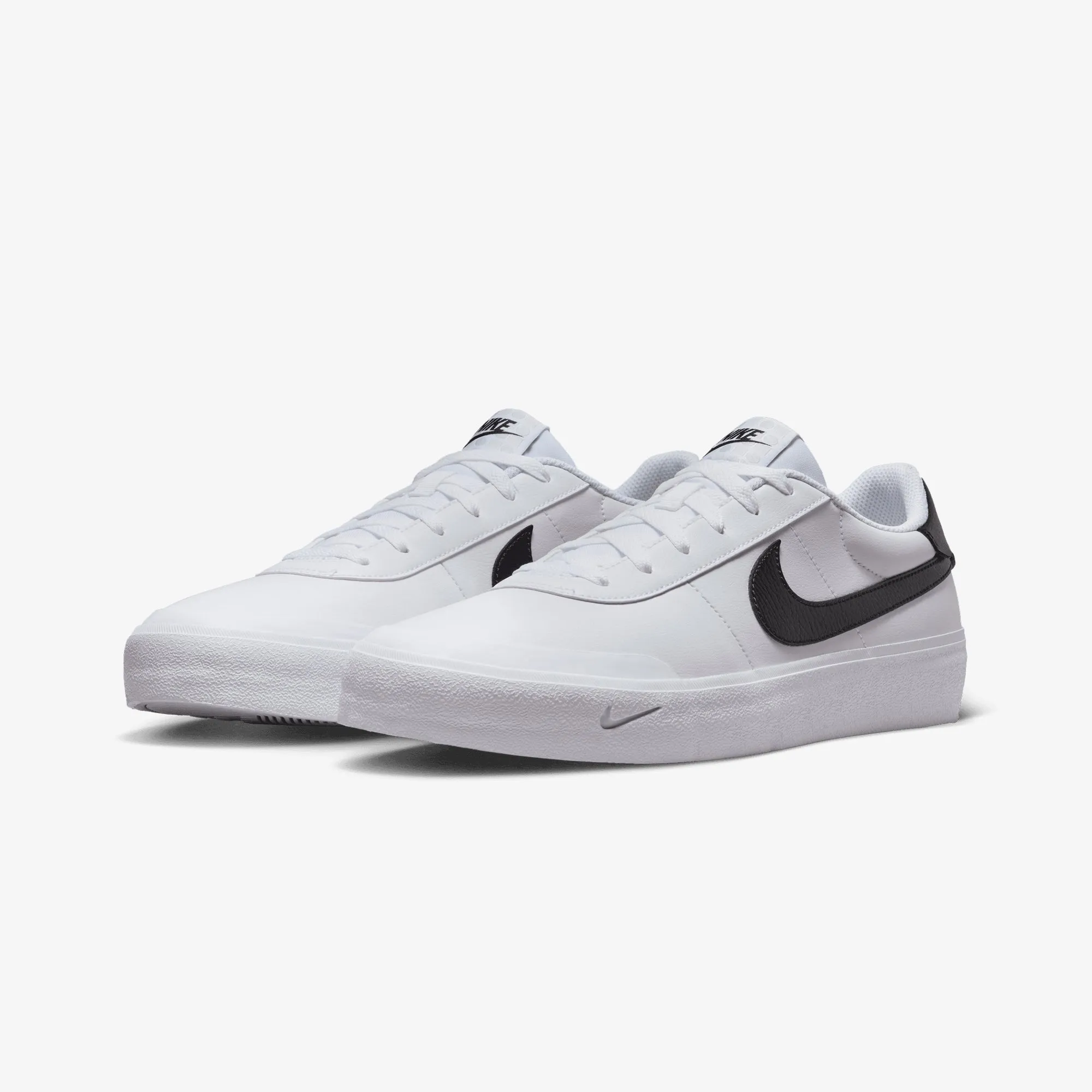 Corner Style Free Soul Nike | COURT SHOT { WHITE/BLACK