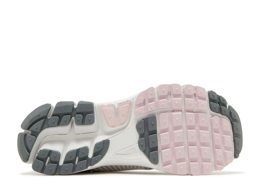 proper fit Nike Zoom Vomero 5 520 Pack White Pink