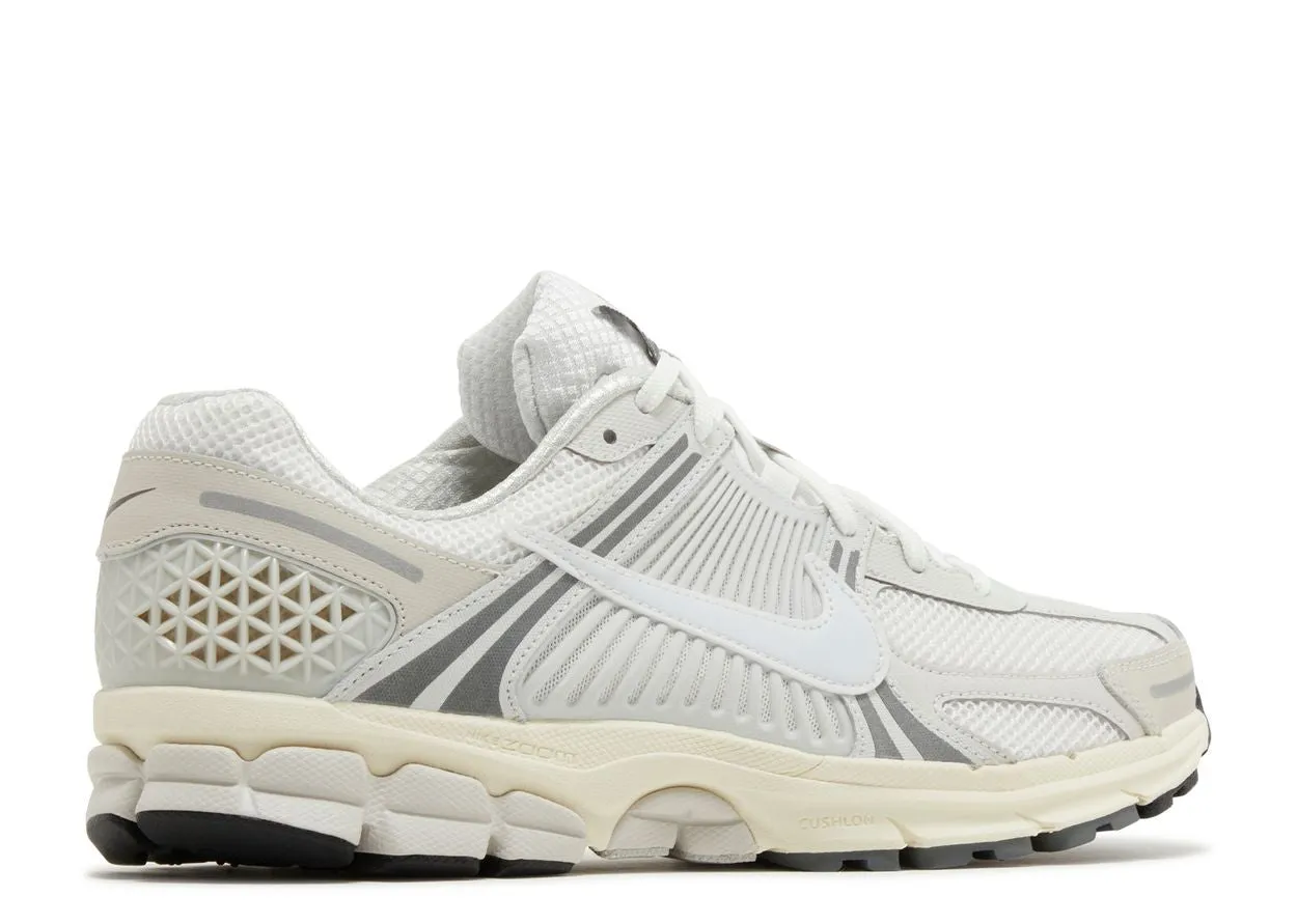 Nike Zoom Vomero 5 Platinum Tint windy days