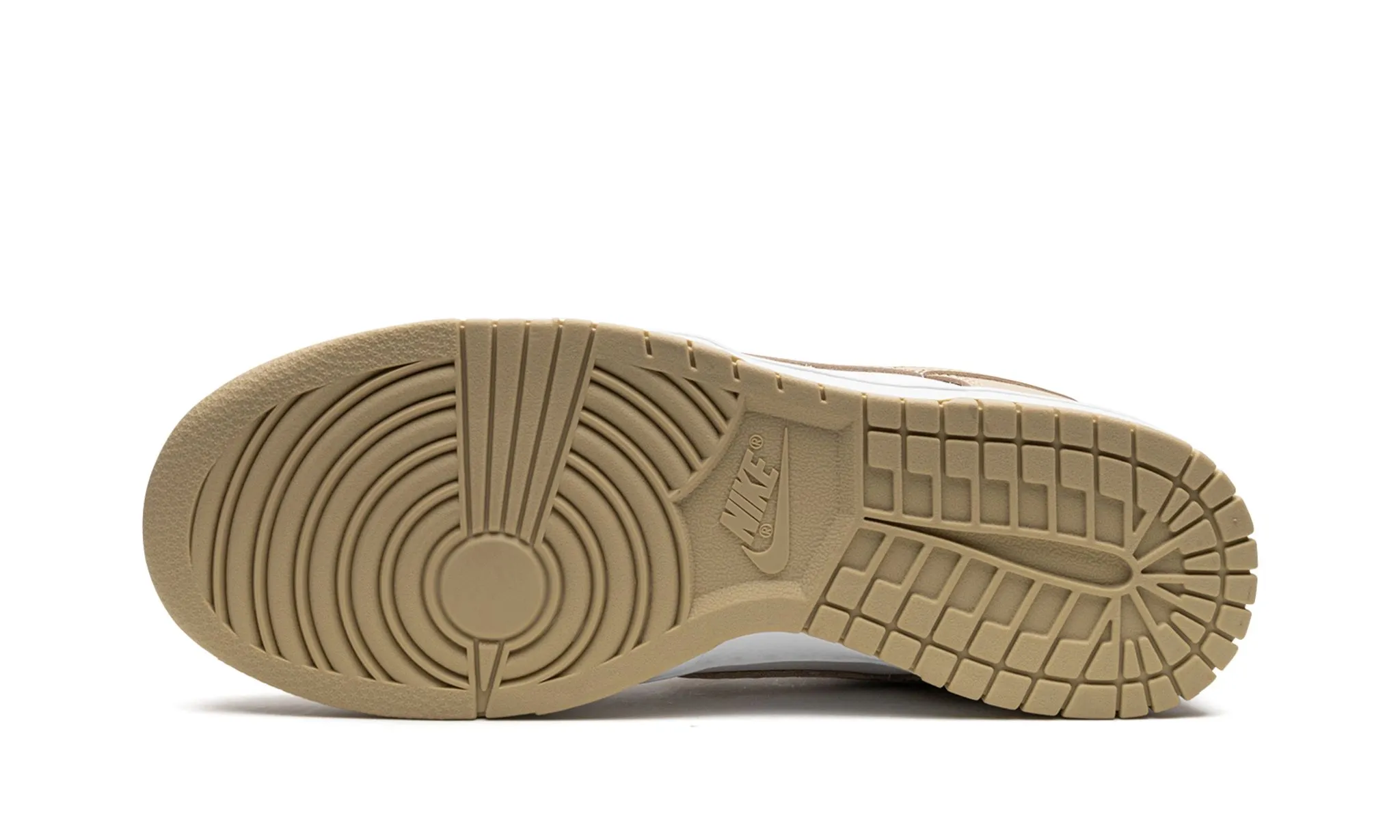 Taxi Ride weekend use Nike Dunk Low "Team Gold"