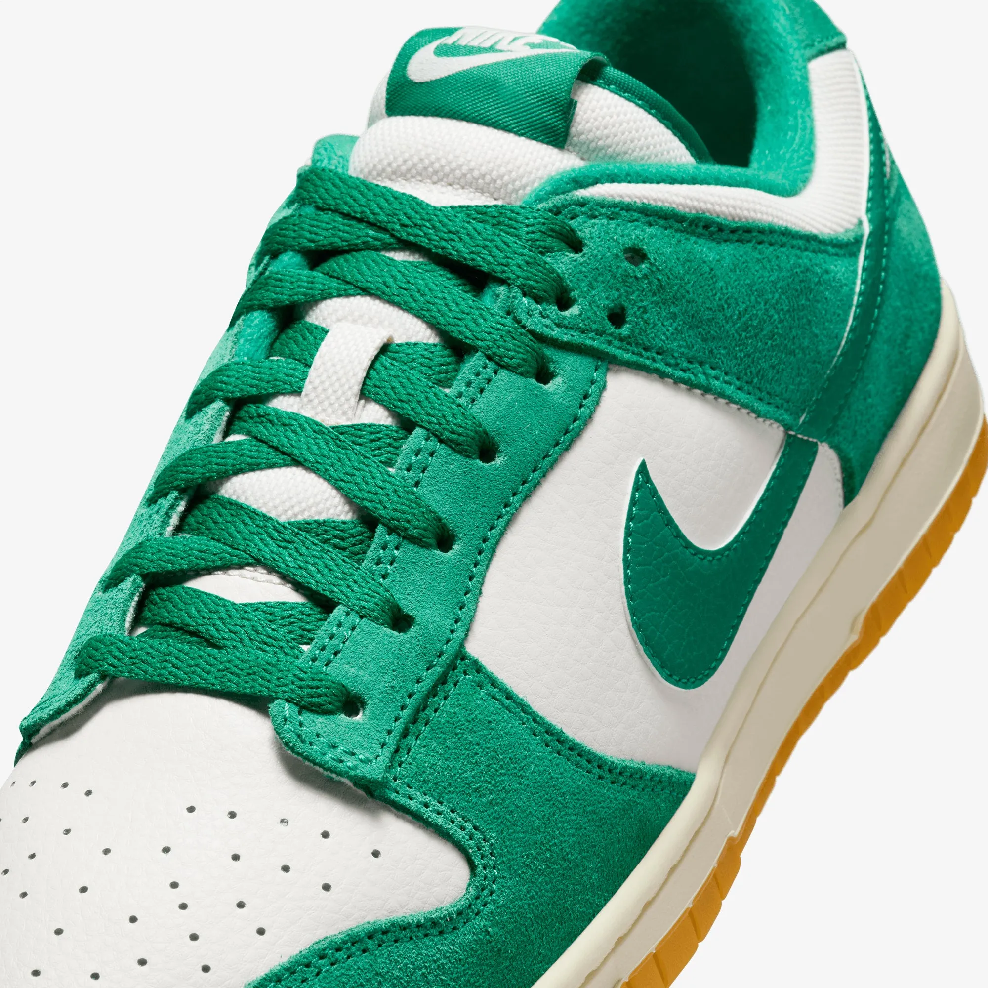 Cushioned Footbed NIKE | DUNK LOW RETRO { PHANTOM/MALACHITE-GUM LIGHT BROWN