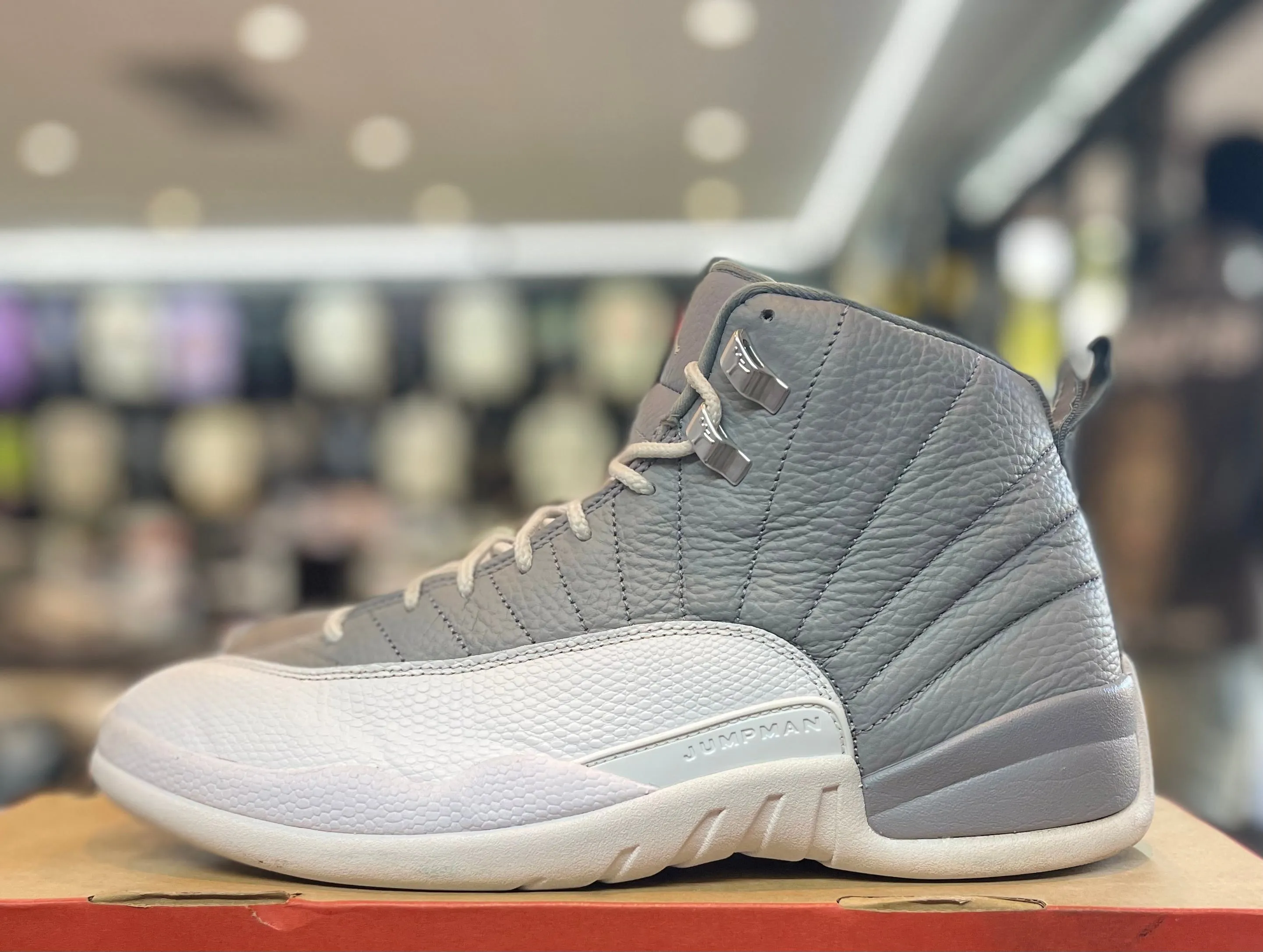 Cool Fit Urban Friendly Air Jordan Retro 12 ??Stealth?? *Preowned Size 11*