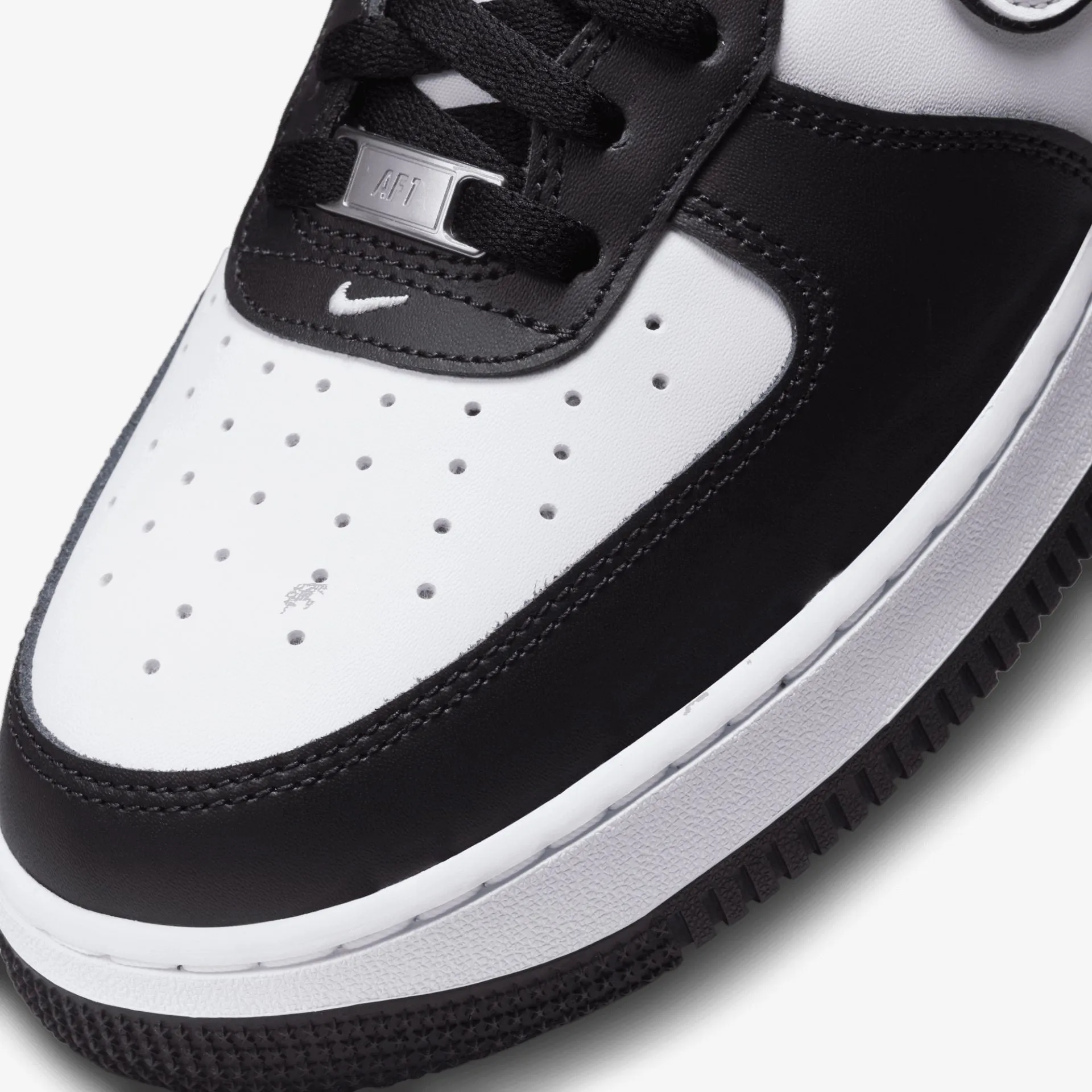 Nike | AIR FORCE 1 '07 { BLACK/WHITE Event Mode
