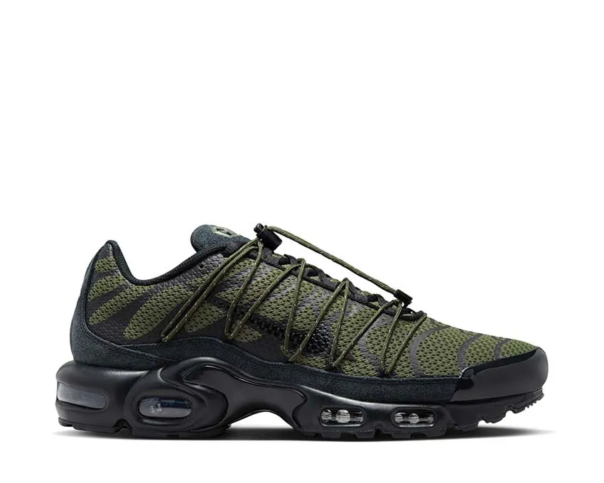 Dawn Walk Nike Air Max Plus Utility