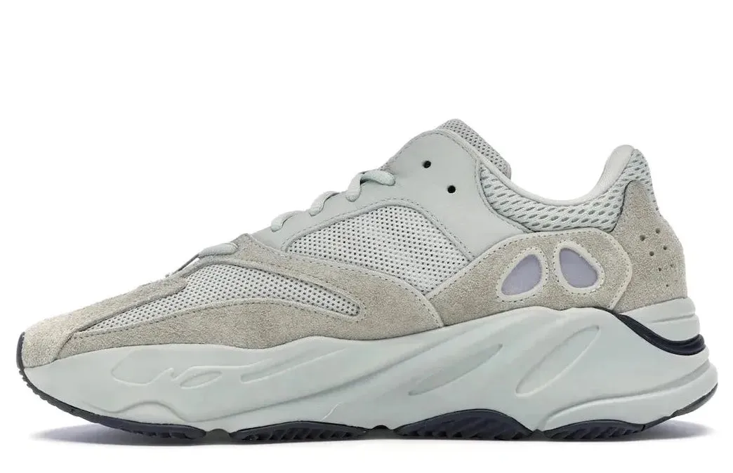 Slip Control adidas Yeezy Boost 700 Salt