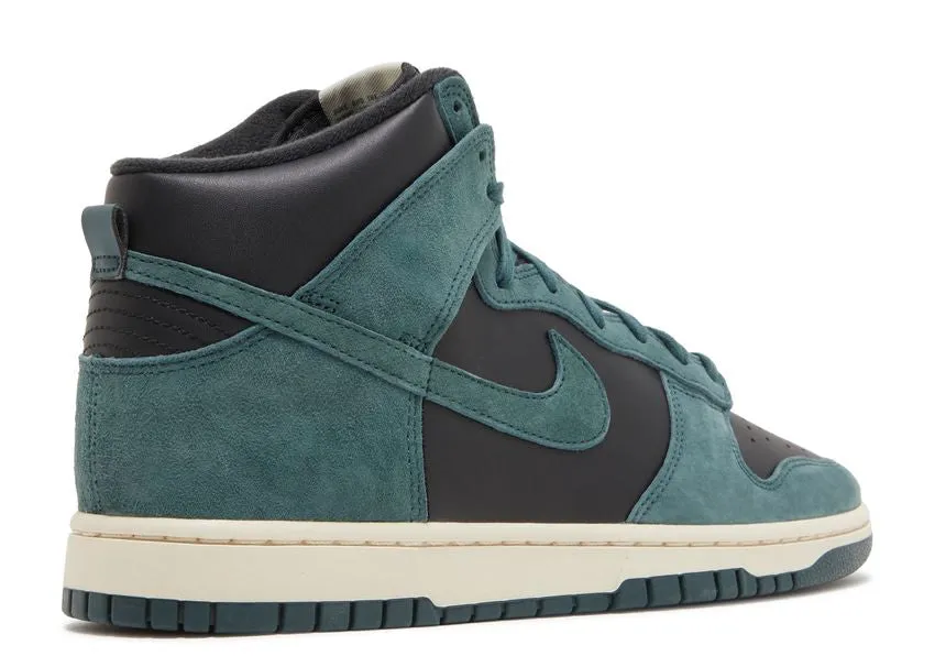 Flat footbed Nike Dunk High Retro PRM Faded Spruce