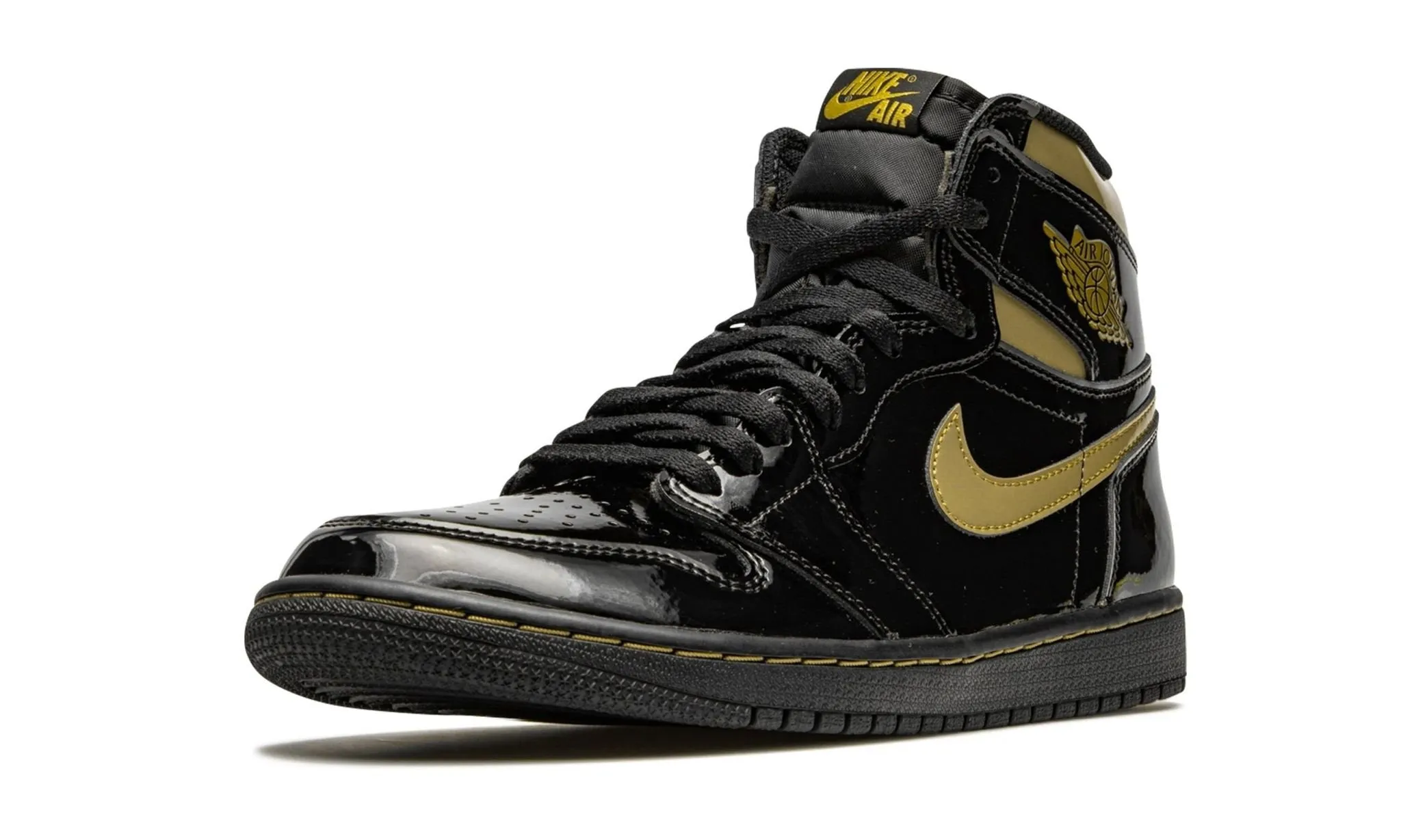 Air Jordan 1 High Black Metallic Gold Lifestyle Fit Group Hike