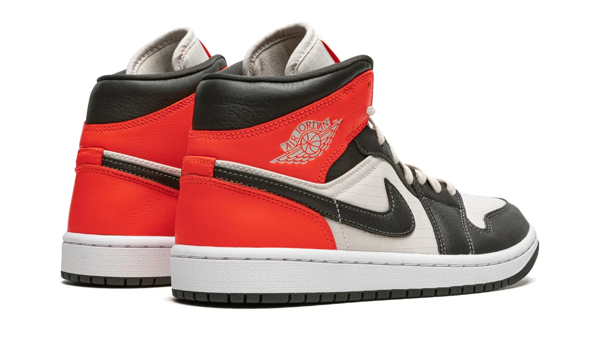 Snack Step Air Jordan 1 Mid Light Orewood (Women's)