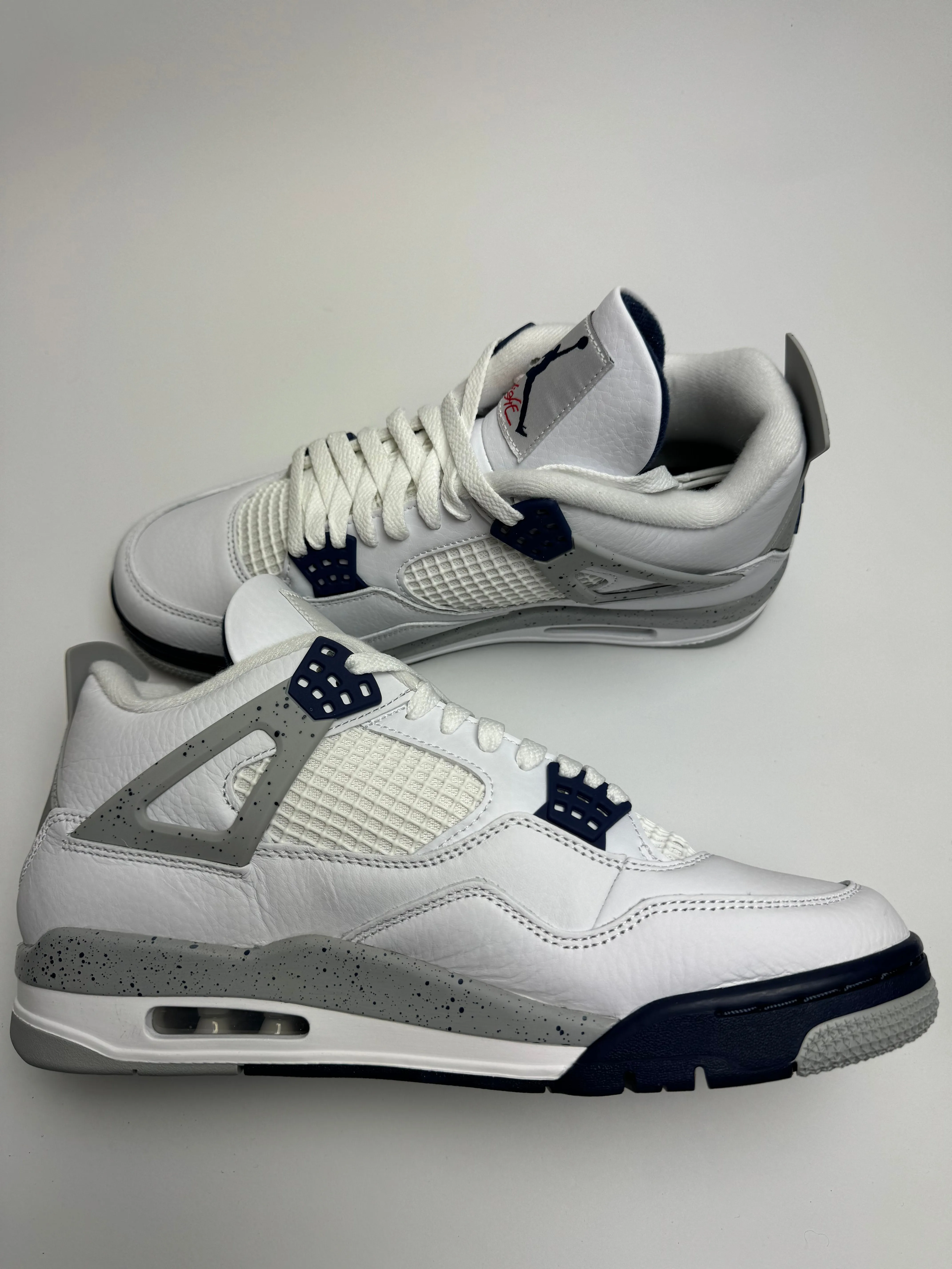 Smooth Steps Air Jordan 4 "Midnight Navy"