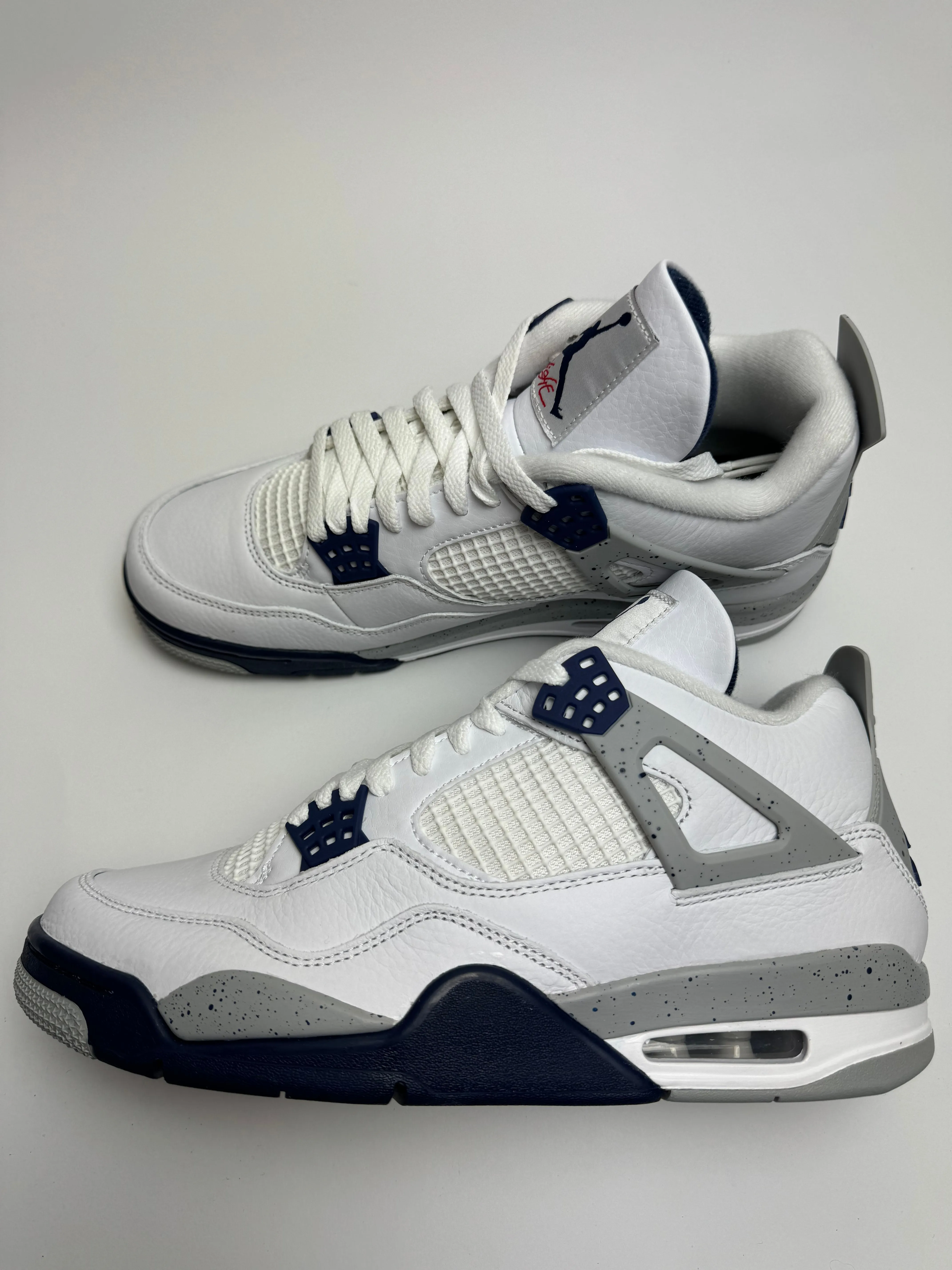Air Jordan 4 "Midnight Navy" Punch Step