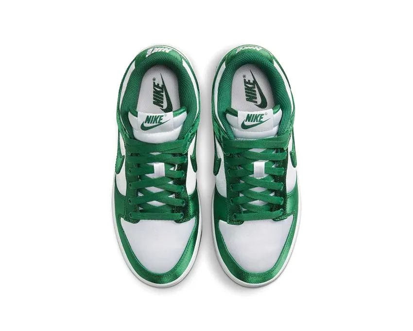 Lightweight Cloudy Step Nike Dunk Low