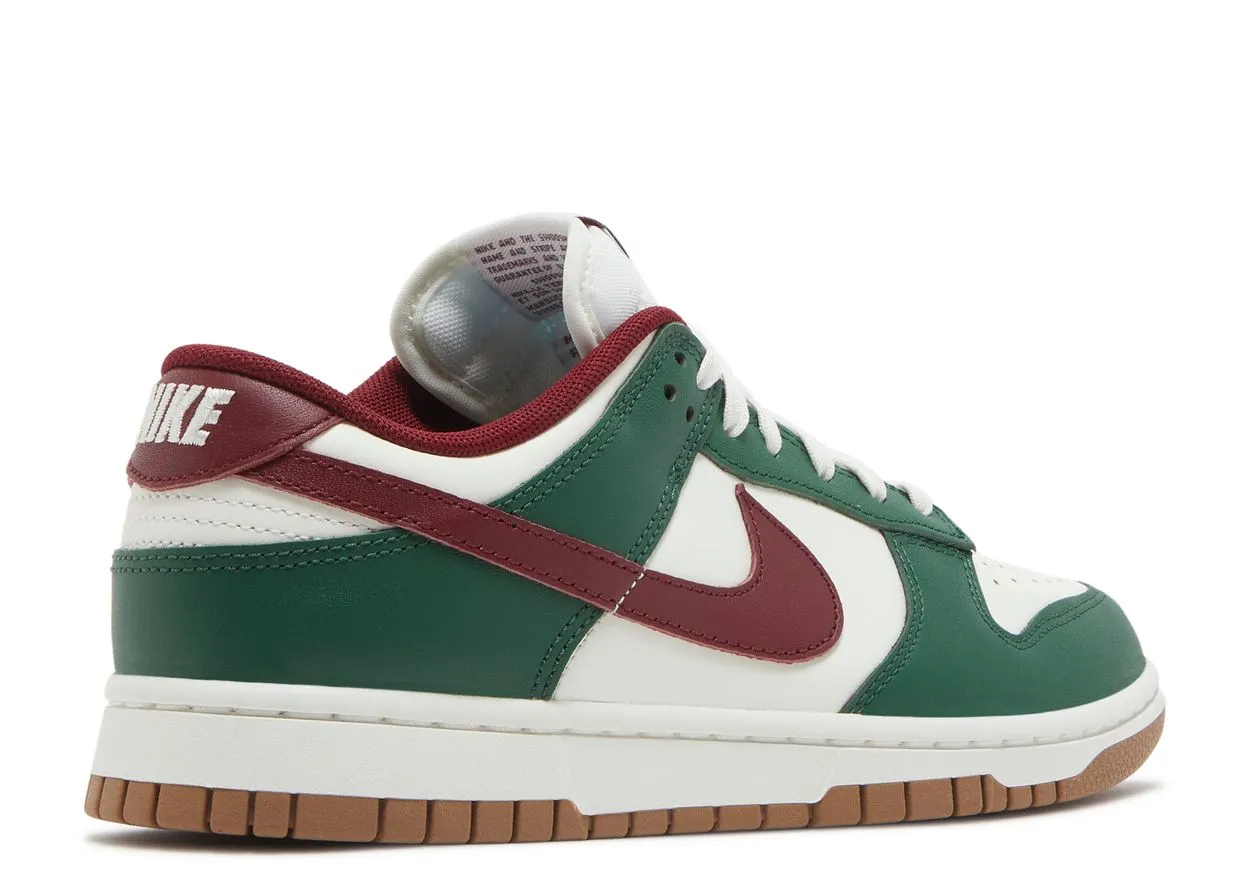 Nike Dunk Low Gorge Green Pure Steps trendy touch