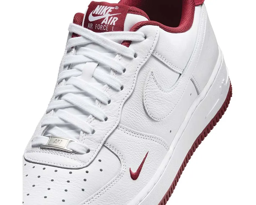 Slip   On Style Nike Air Force 1 '07 LV8