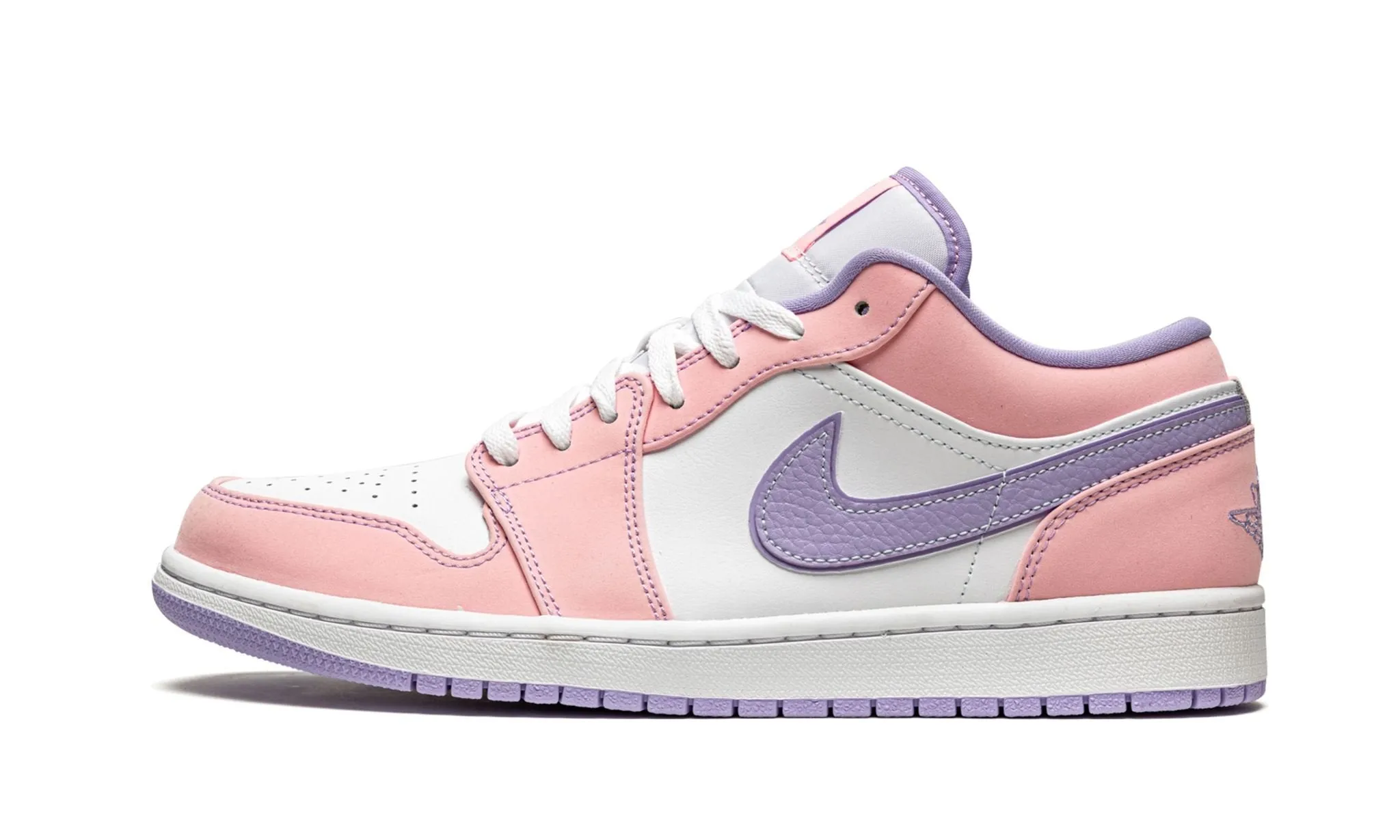 Air Jordan 1 Low SE Arctic Punch photo shoot