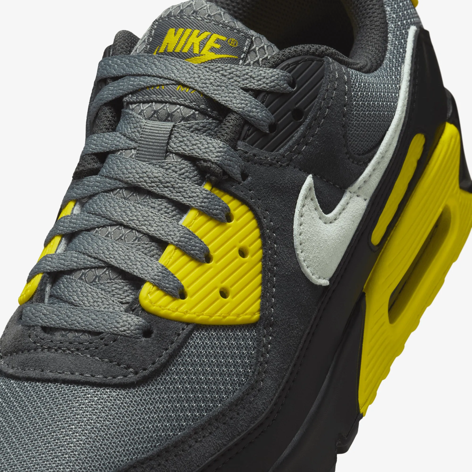 Nike | AIR MAX 90 { SMOKE GREY/LIGHT SILVER-LIGHTENING Step Ahead