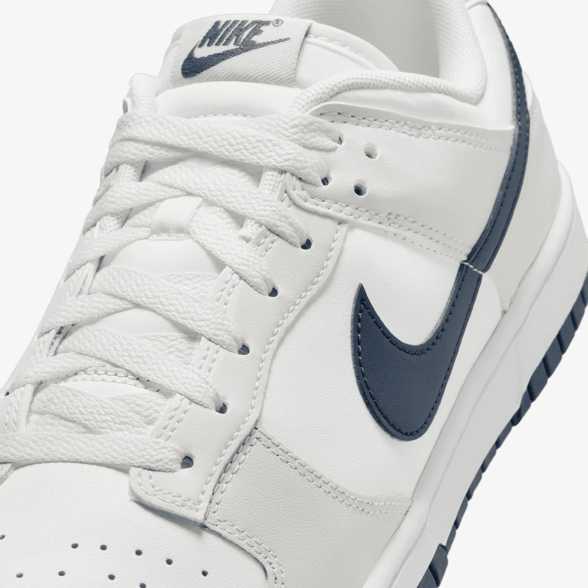 City Run Strong Grip NIKE | DUNK LOW RETRO { SUMMIT WHITE/MIDNIGHT NAVY-PLATINUM TINT