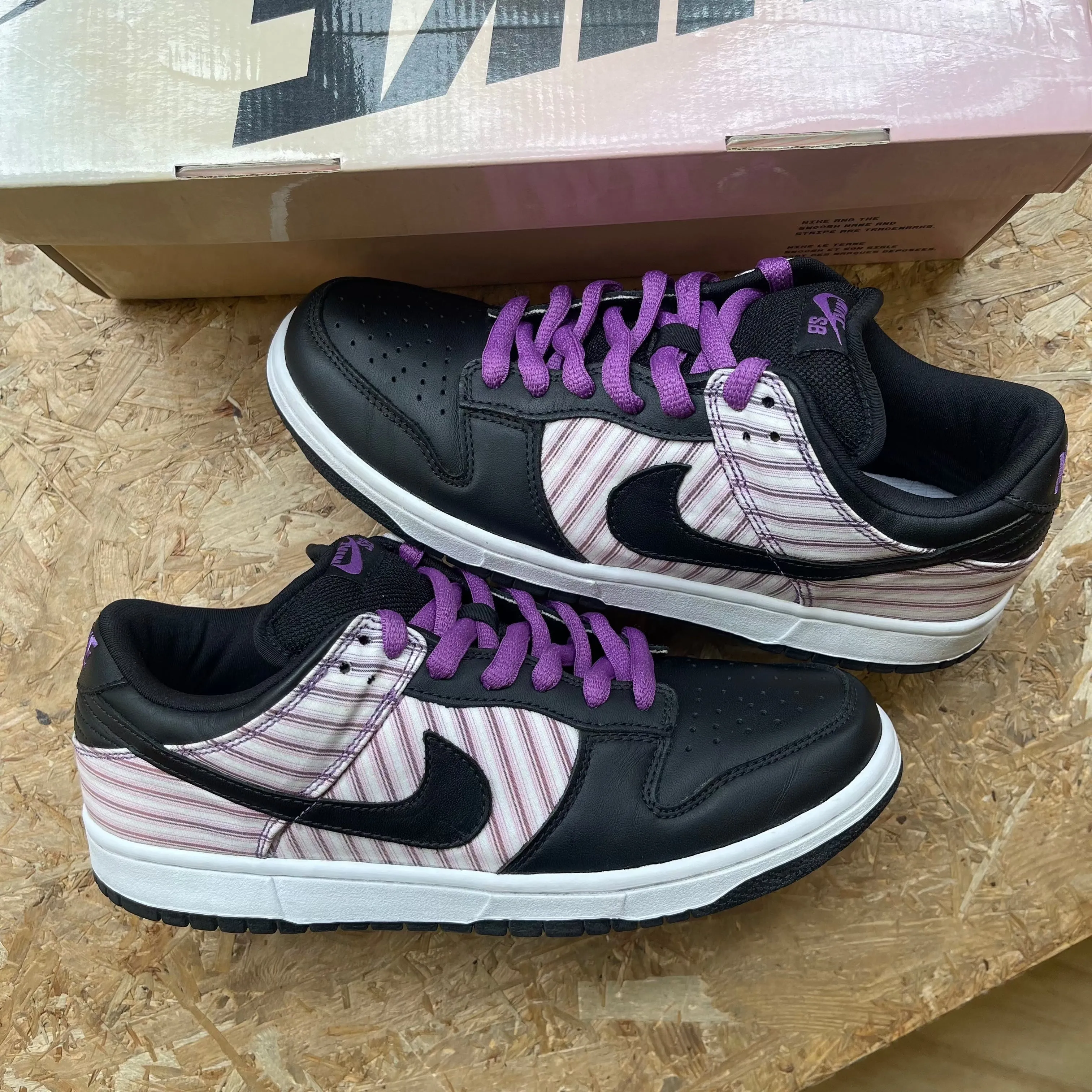 Nike SB Dunk Low Avenger Purple - PRE-OWNED Natural Form