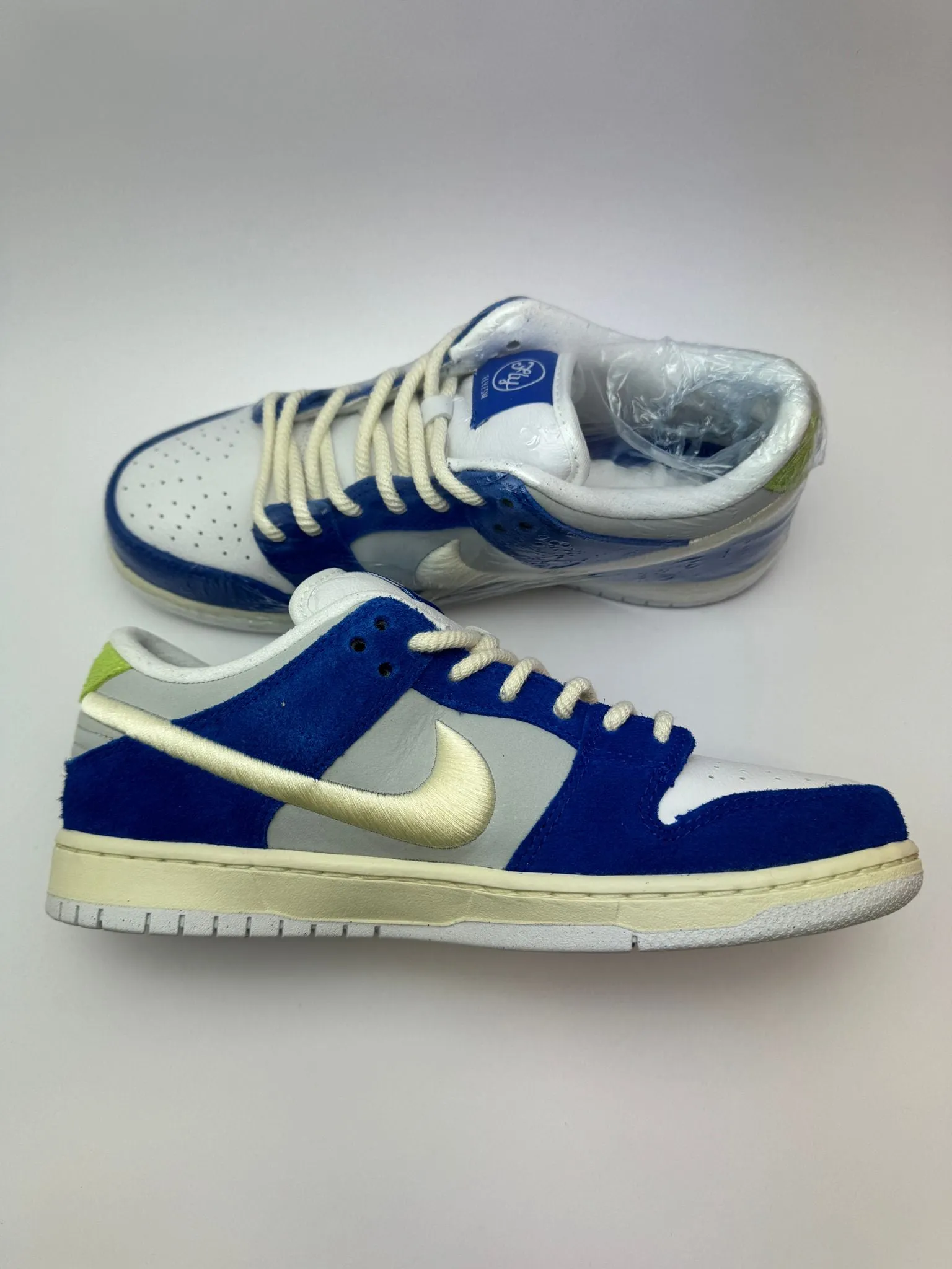 Smooth Finish River Walk Nike SB Dunk Low Pro "Fly Streetwear Gardenia"