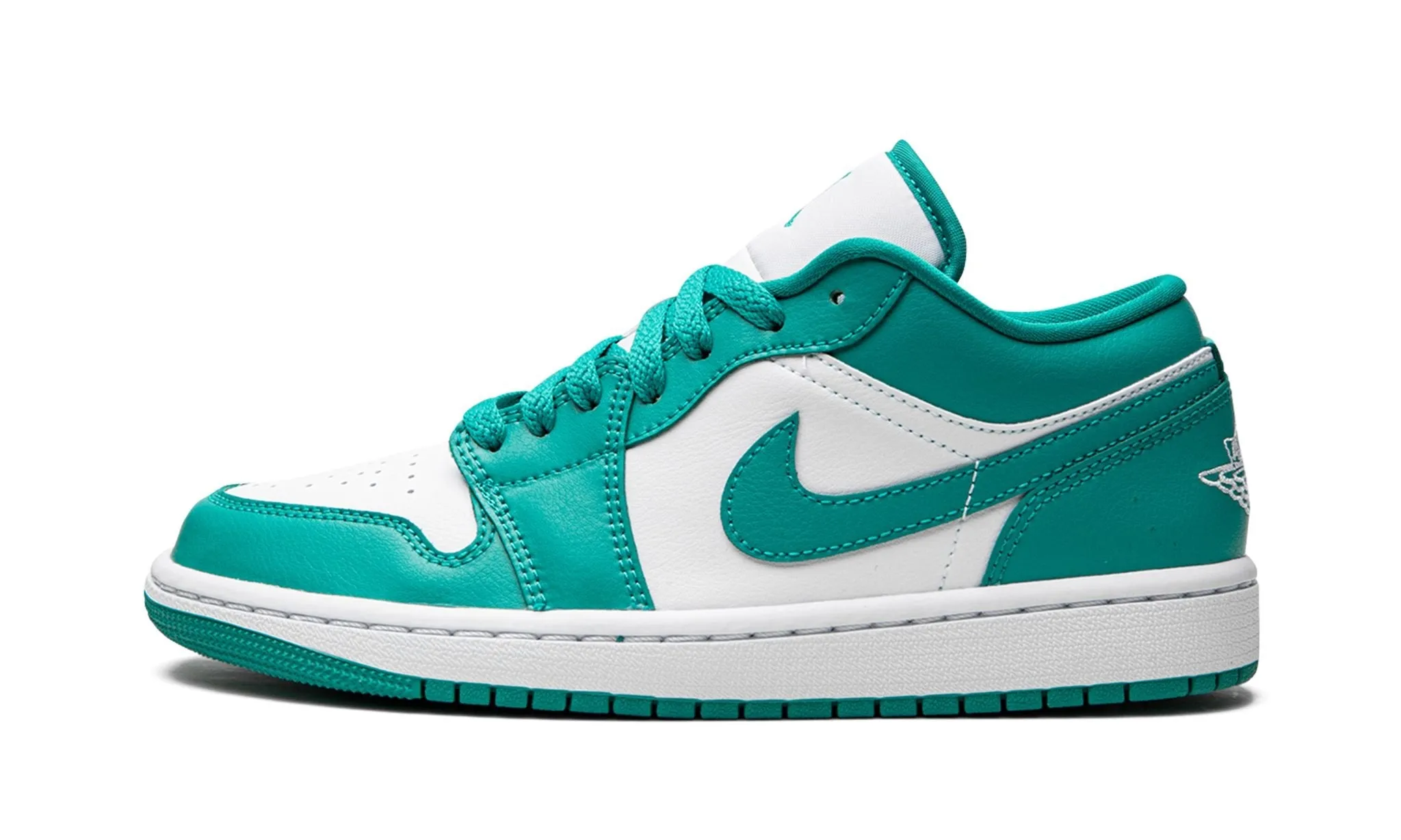 Air Jordan 1 Low Wmns New Emerald Step Light Training Mode