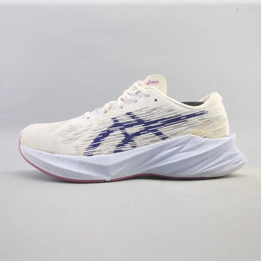 Soft Land ASICS NOVABLAST 3