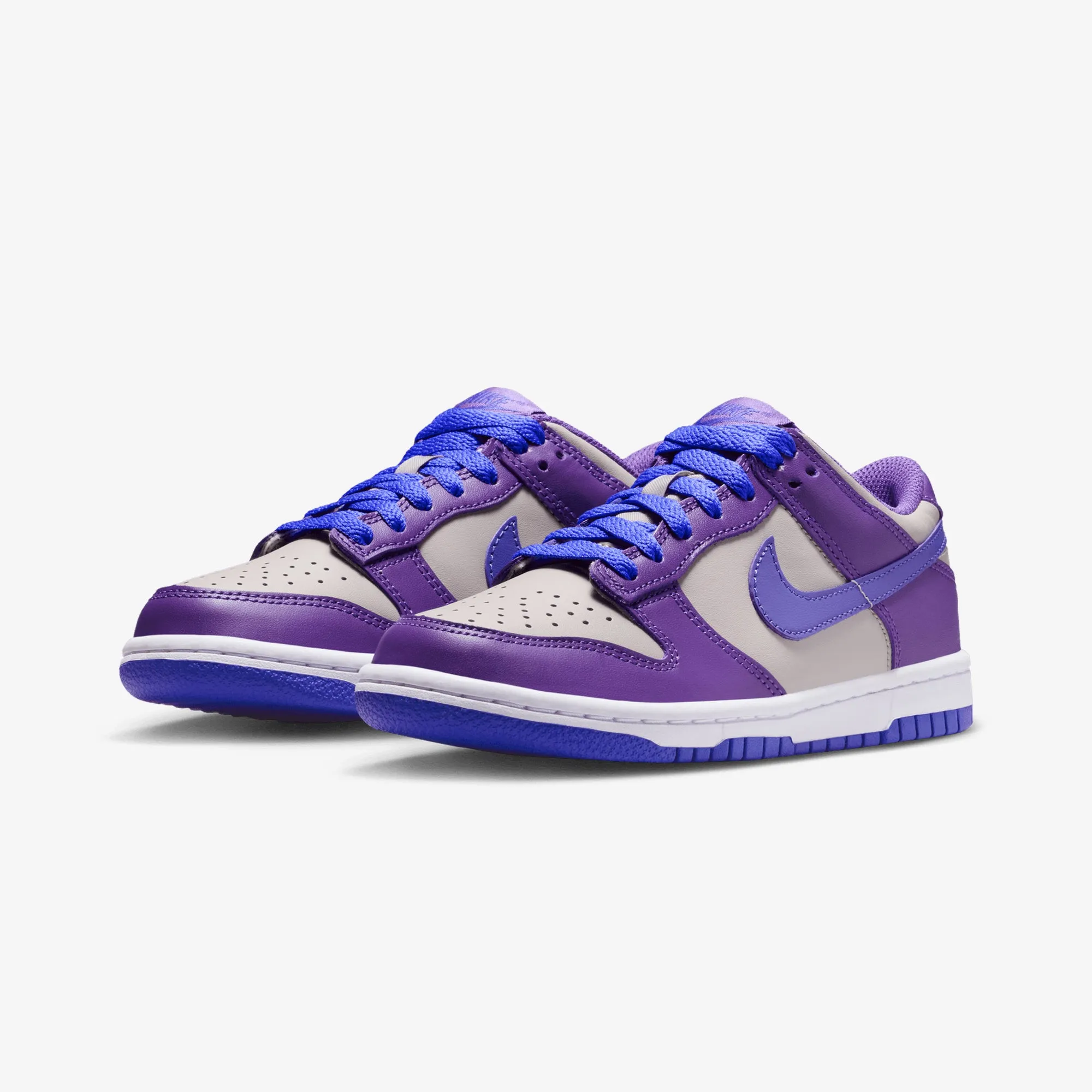 Nike | DUNK LOW { COLLEGE GREY/PERSIAN VIOLET-WILD GRAPE Padded collar Party Glow