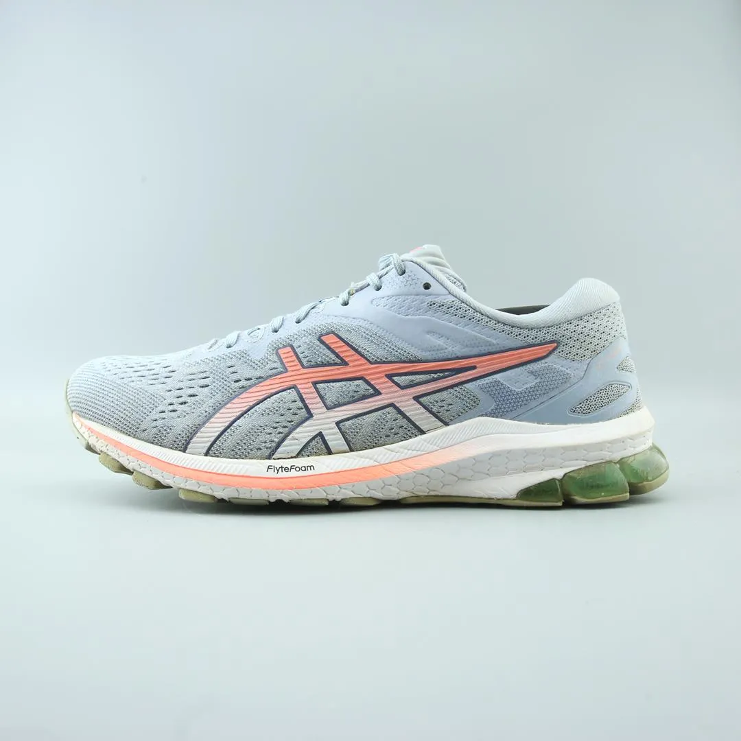 Indoor ASICS GT-1000 10