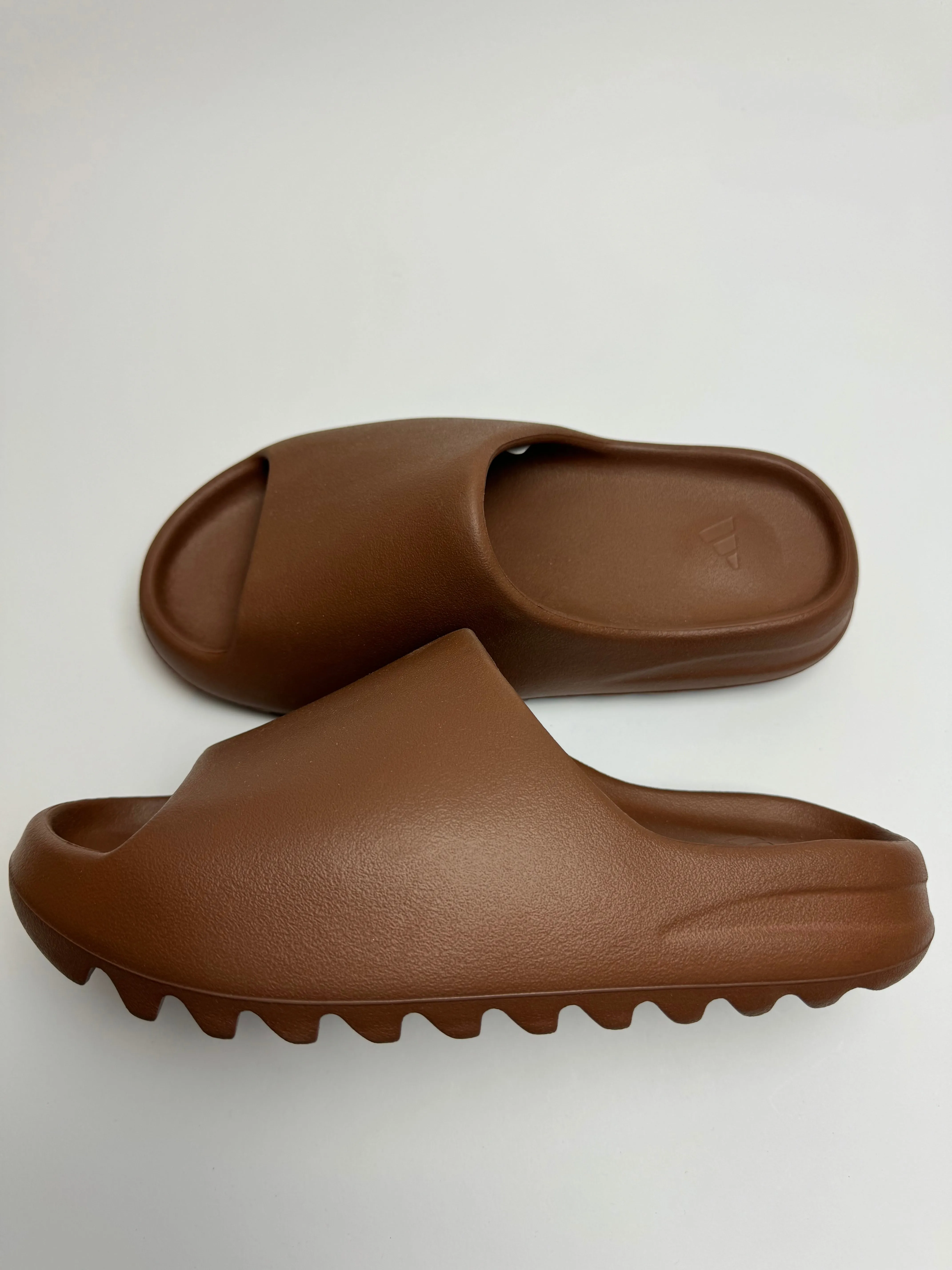 Cushioned Sole Indoor Yeezy Slide "Flax"