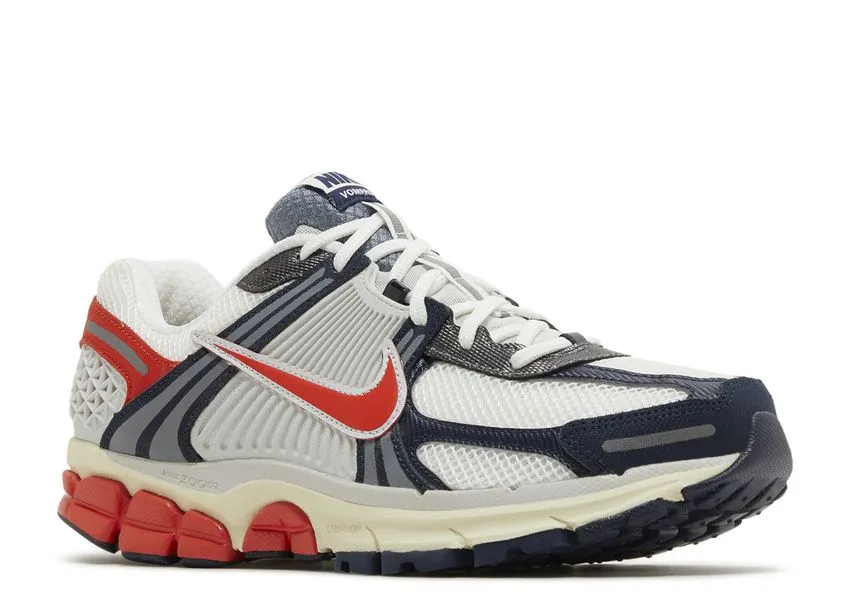 Nike Zoom Vomero 5 USA Comfort - innovation running on grass