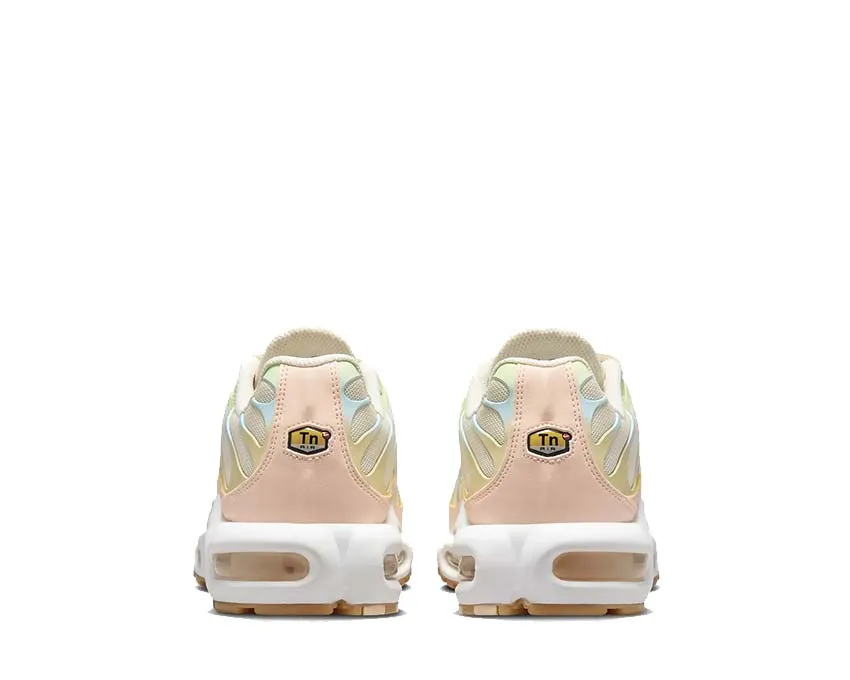 Flexible Arch Nike Air Max Plus W "Crimson Tint"