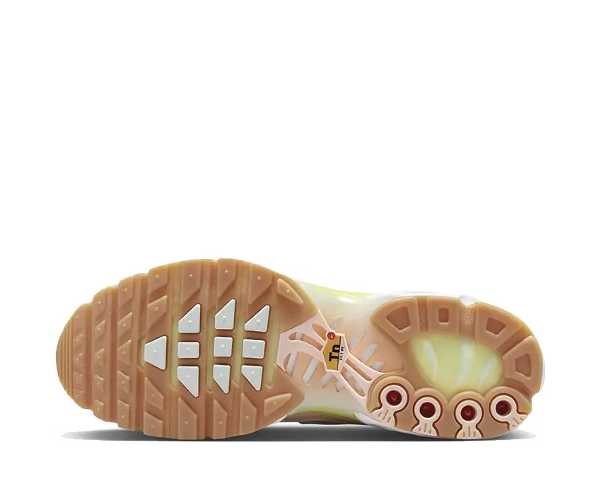 Nike Air Max Plus W "Crimson Tint" Blossom Step Walk Smart